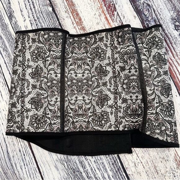 Other Squeeze Me Skinny Lace Print Waist Trainer Corset | Grailed