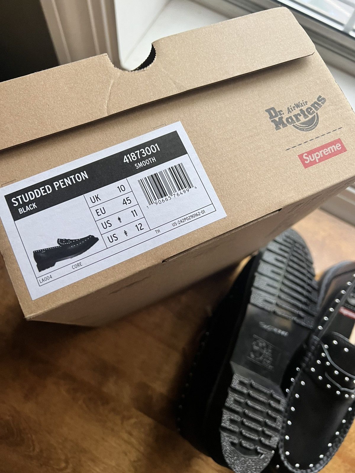 Dr. Martens × Streetwear × Supreme Supreme Dr Martens