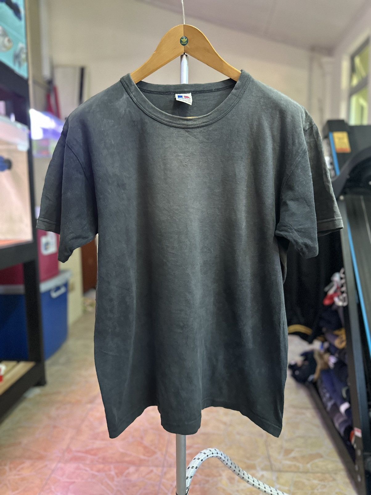Vintage Vintage faded blank tshirt Size US L / EU 52-54 / 3 - 1 Thumbnail