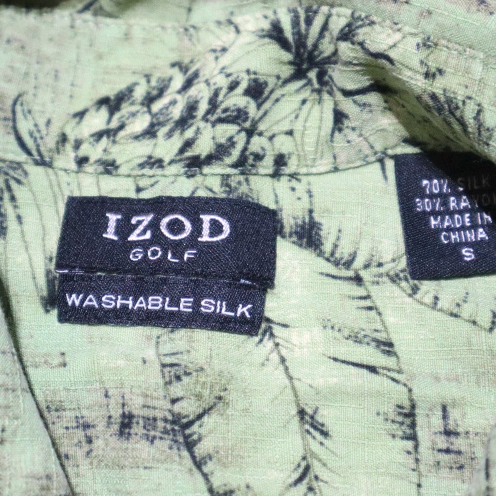 Izod IZOD Shirt Button-Up Short Sleeve Green Silk Rayon Men S, 90s Beach Outdoor Casual, Travel, Pocket, Button-Front, Collared Size US S / EU 44-46 / 1 - 3 Thumbnail