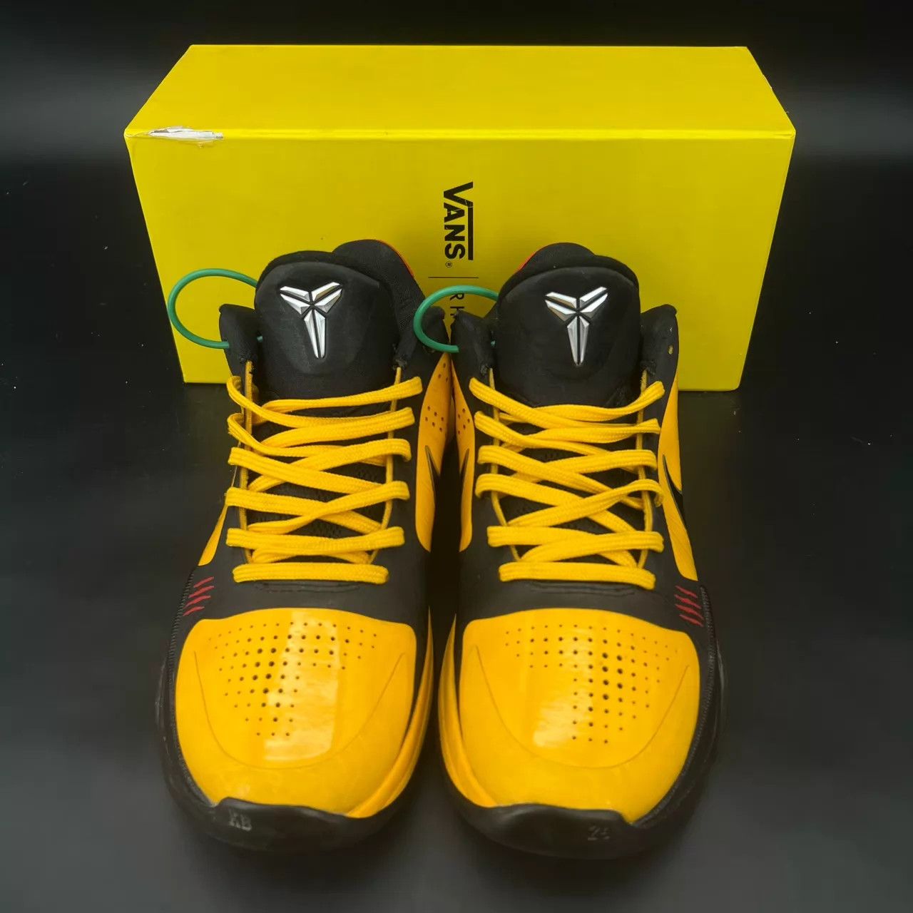 Nike Nike Zoom Kobe 5 Bruce Lee Black/Yellow Size 42 Size US 9 / EU 42 - 8 Thumbnail