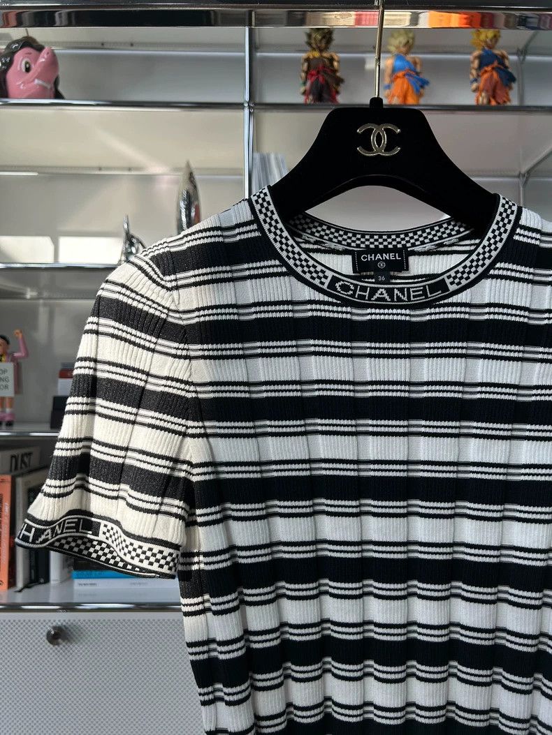 Chanel Chanel 23C early spring vacation black and white striped kn Size XS / US 0-2 / IT 36-38 - 2 Thumbnail