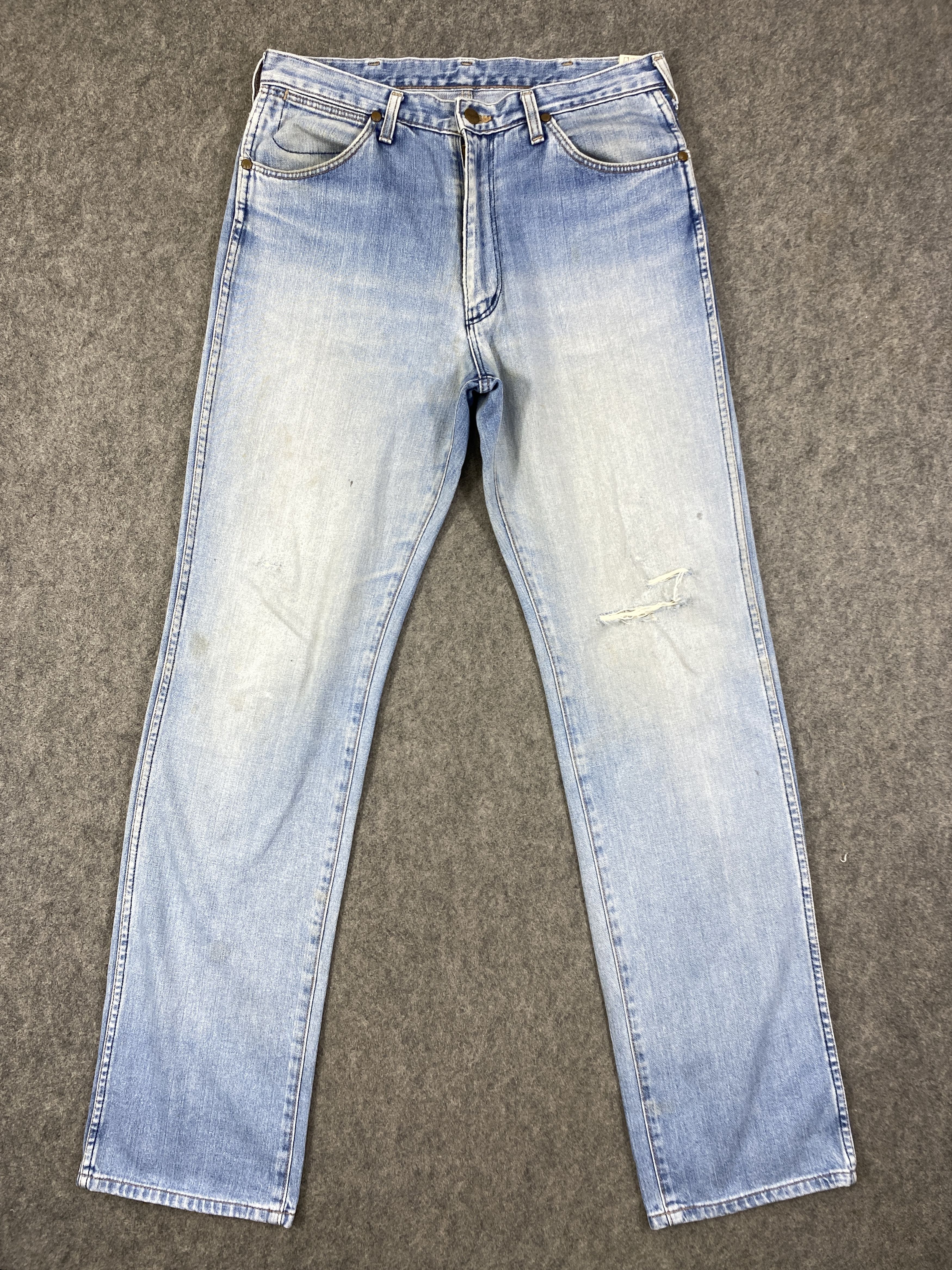 Japanese Brand Light Blue Wash Vintage Wrangler Jeans 33x33.5 - JN3330 Size US 33 - 1 Thumbnail