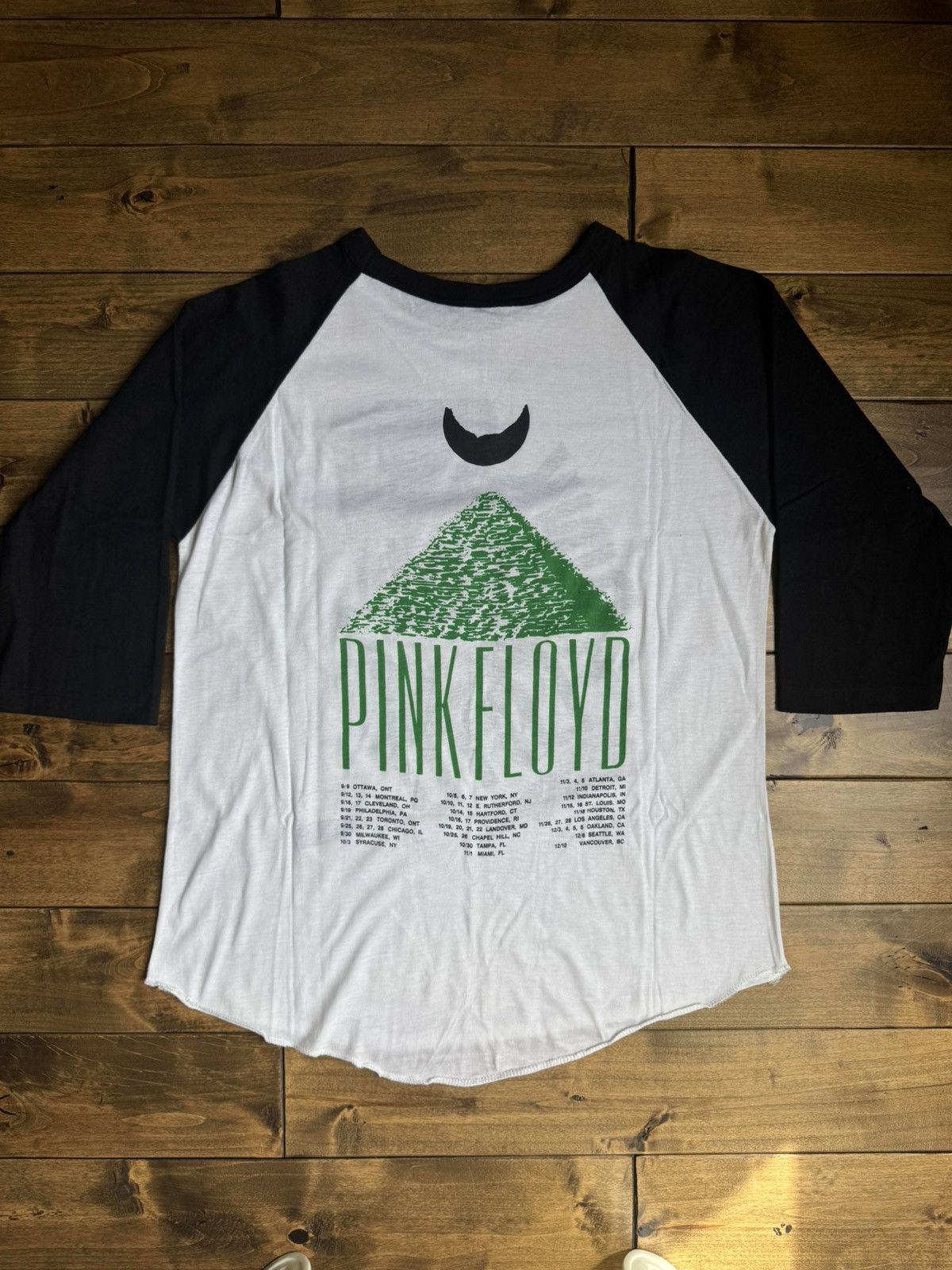Vintage Vintage Pink Floyd 80s Baseball Raglan Tee Single Stitch Size US L / EU 52-54 / 3 - 2 Thumbnail