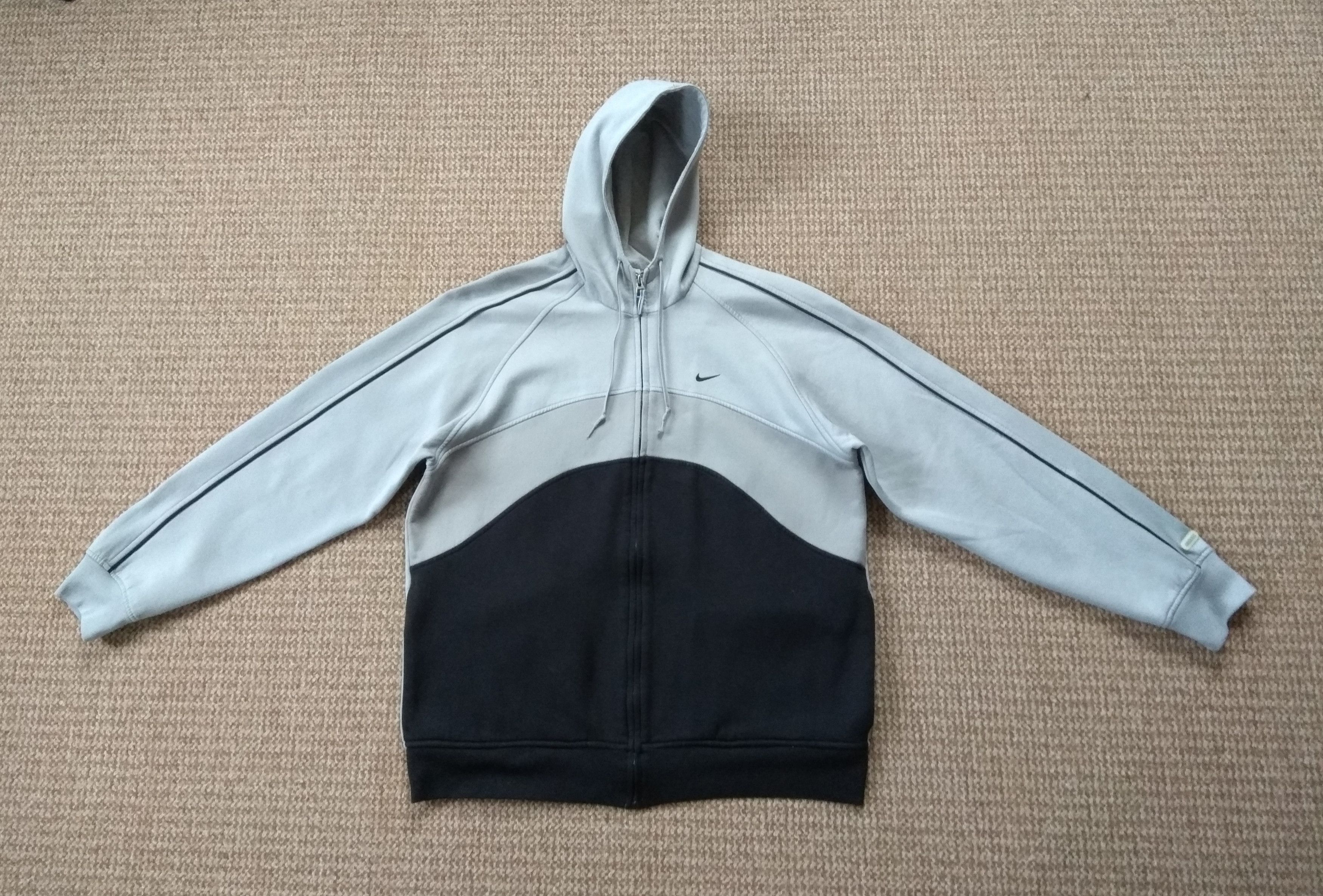 Nike Vintage y2k Nike AirMax Full Zip Hoodie Swoosh Size US L / EU 52-54 / 3 - 1 Thumbnail