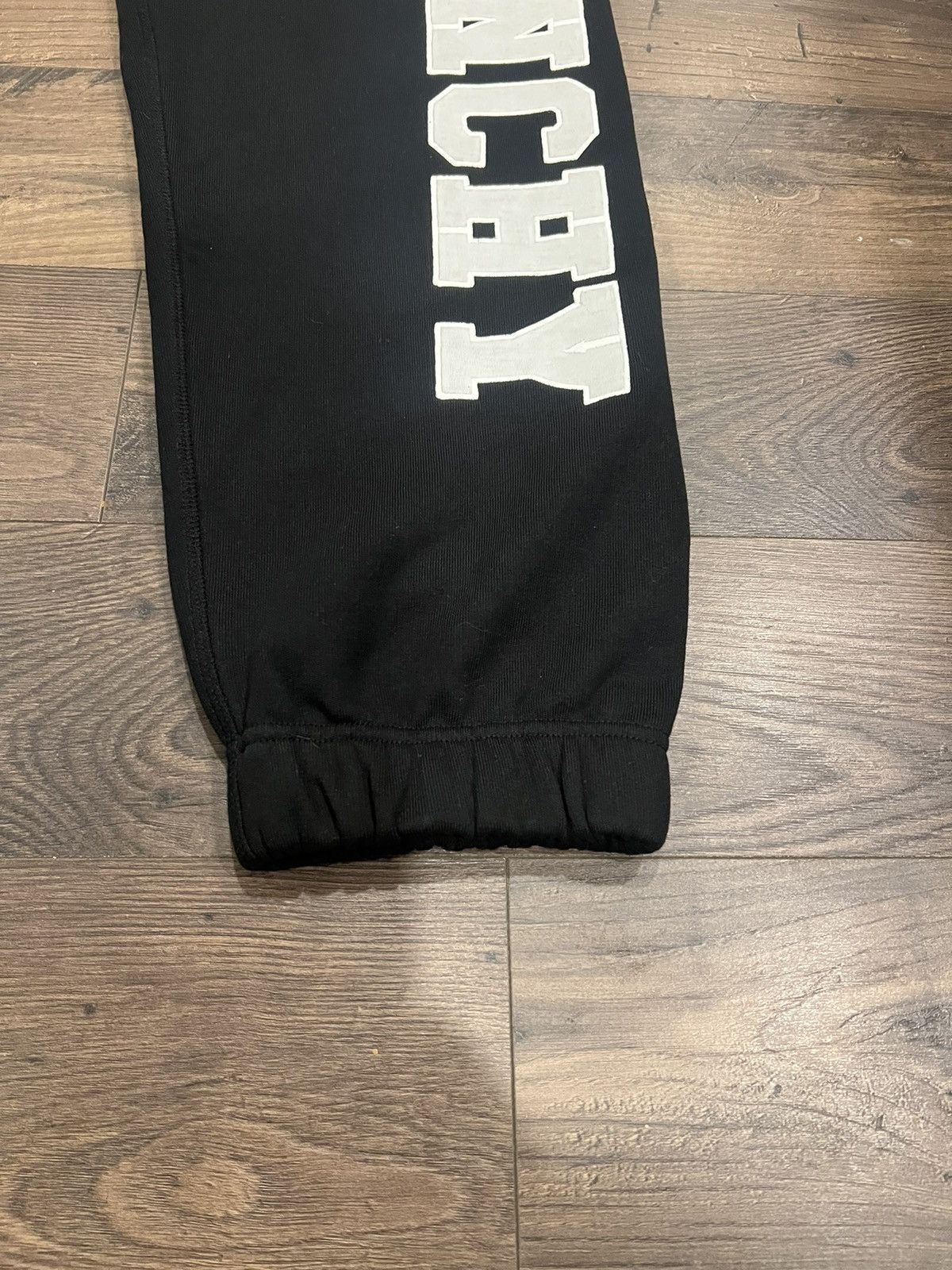 Givenchy Givenchy “Eiffel Tower” Joggers/Sweatpants Size US 36 / EU 52 - 3 Thumbnail