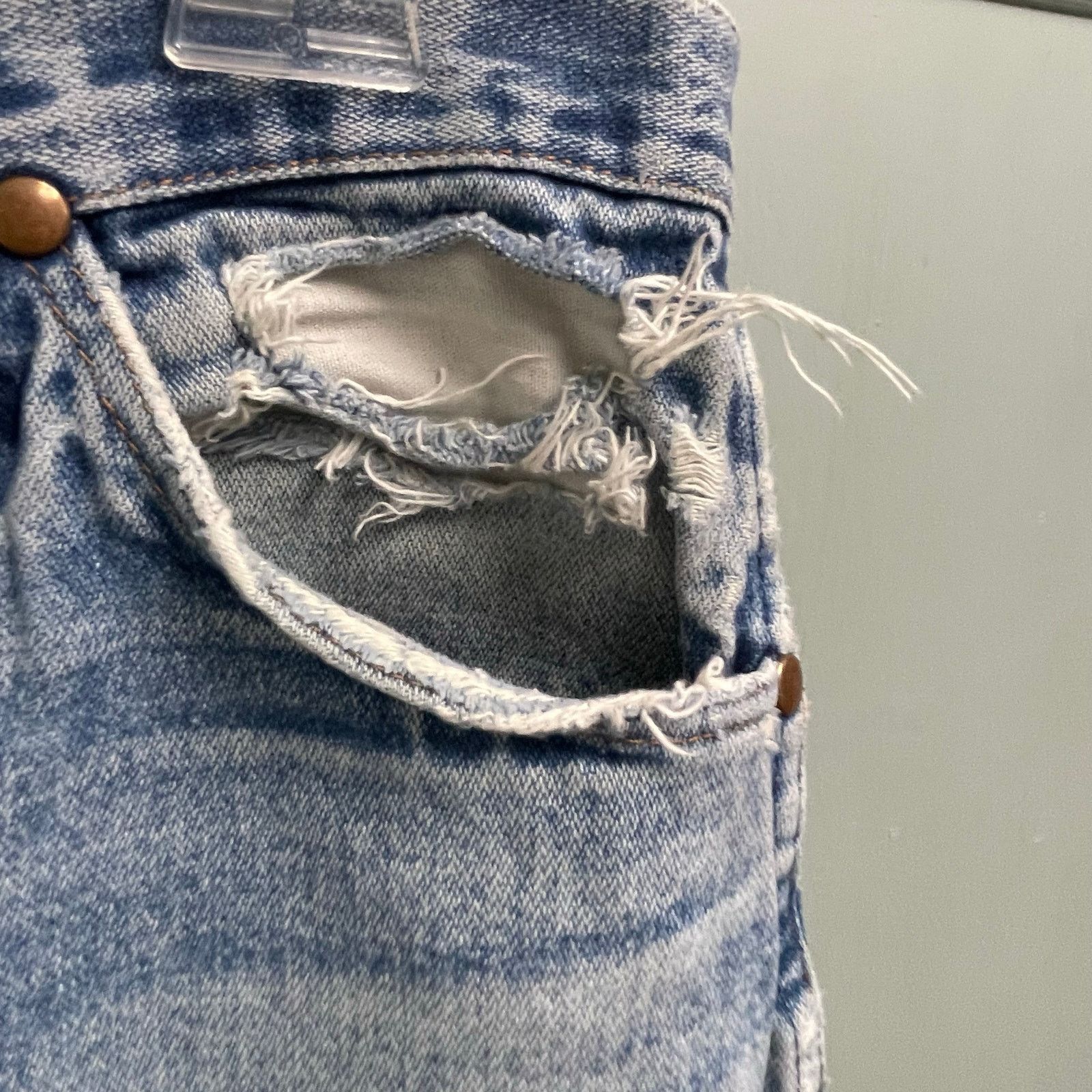 Wrangler Wrangler Light Wash Distressed Jeans 35x36 Thrashed Size US 35 - 4 Thumbnail