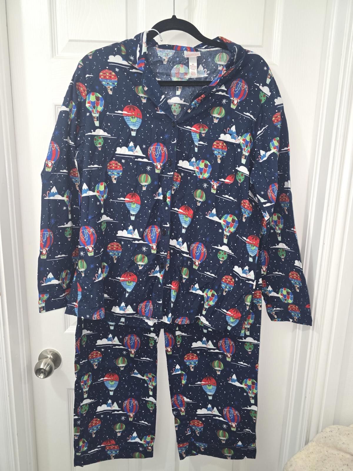 Unknown London Unisex Two-Piece Pajama Set with Hot Air Balloon Print Size ONE SIZE - 1 Thumbnail