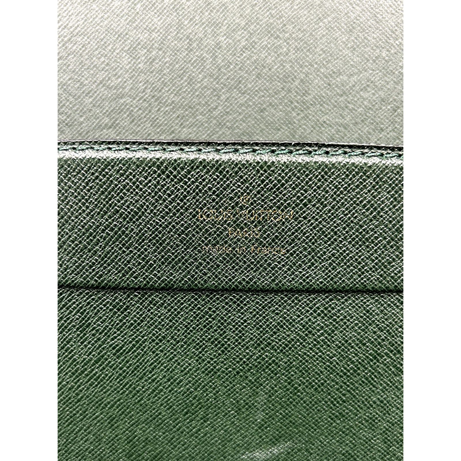 Louis Vuitton Louis Vuitton Epi Leather President Briefcase Size ONE SIZE - 13 Thumbnail