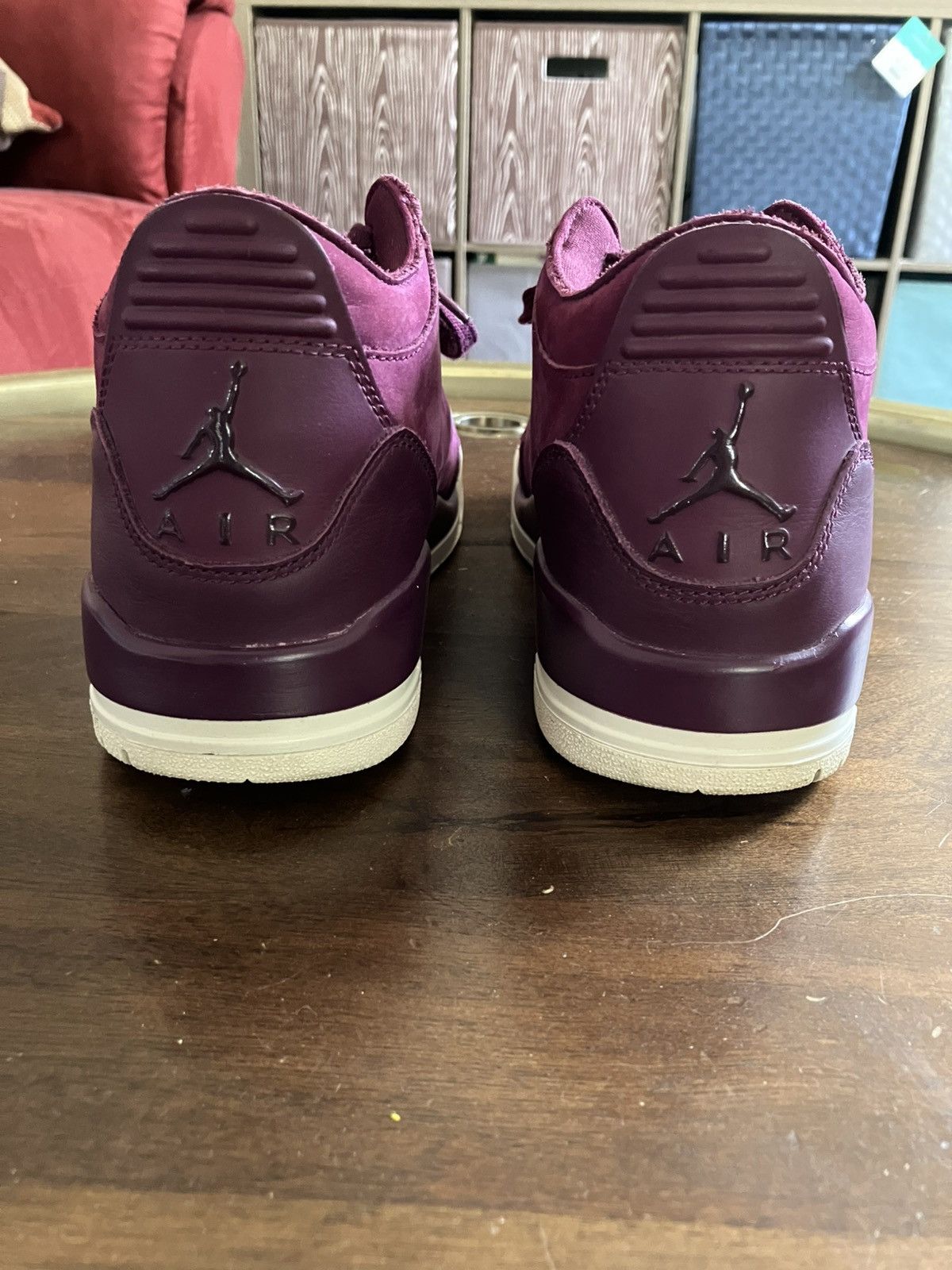 Jordan Brand Nike Womens Air Jordan Retro 3 AH7859-600 Bordeaux Women’s 9 Size US 9 / IT 39 - 4 Thumbnail
