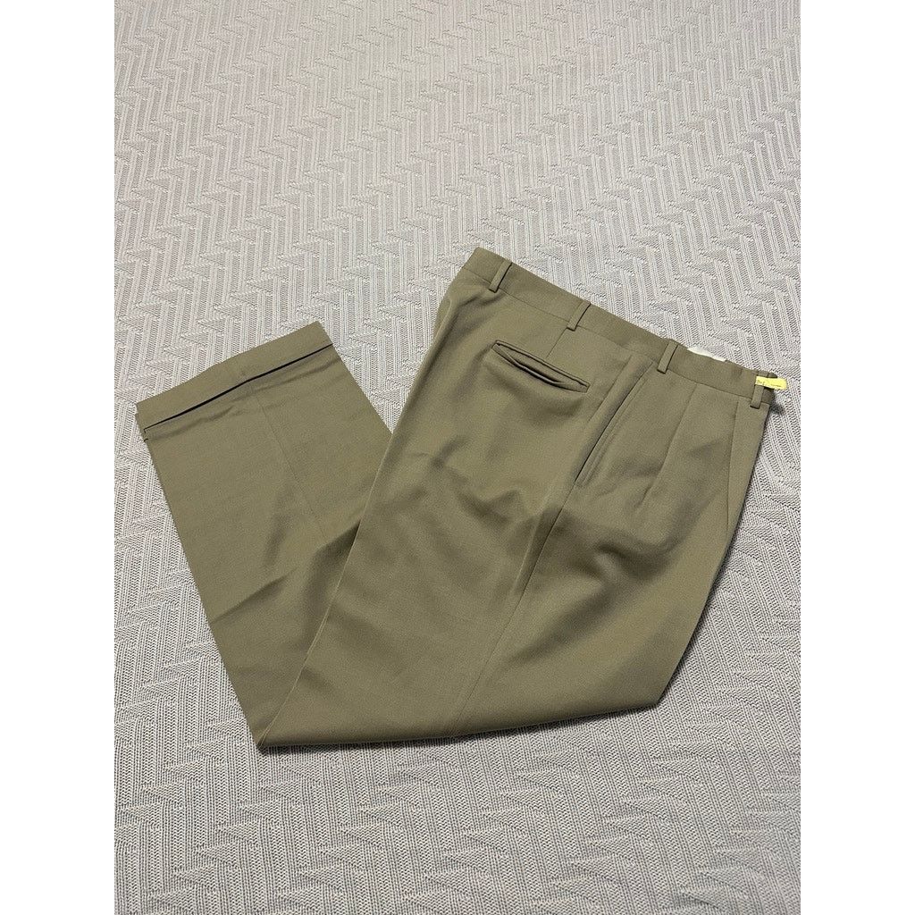 Brooks Brothers Brooks Brothers khaki dress pants size 36 Size US 36 / EU 52 - 1 Thumbnail