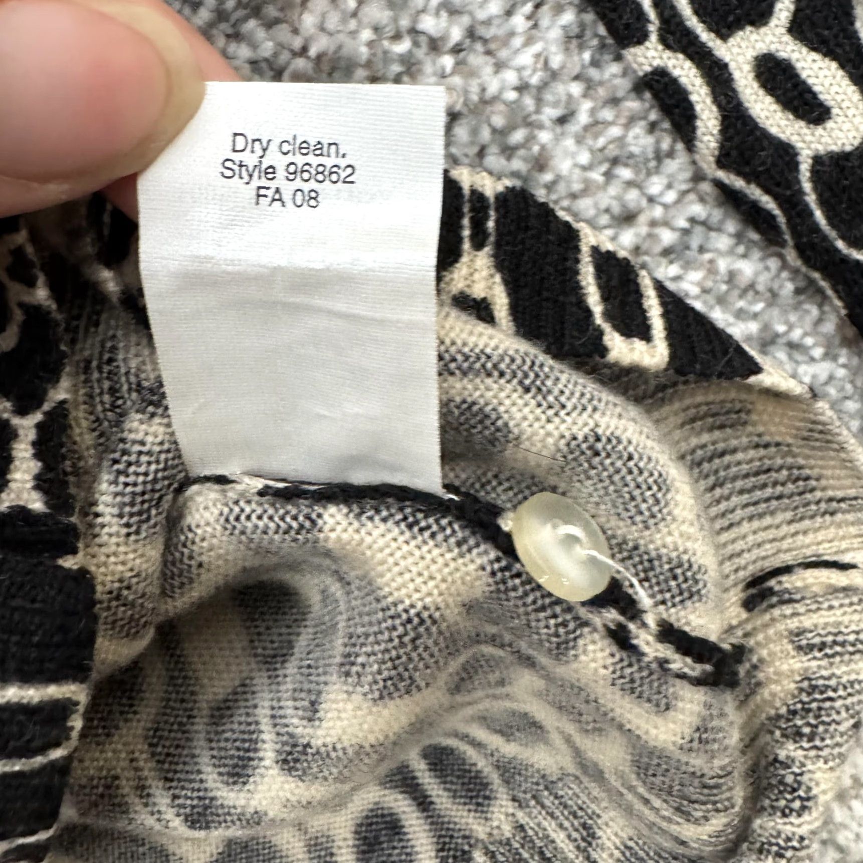 J.Crew J.CREW Cardigan Sweater XS Black Beige 100% Merino Wool Geometric Crew Neck Button Front Women Size XS / US 0-2 / IT 36-38 - 4 Thumbnail