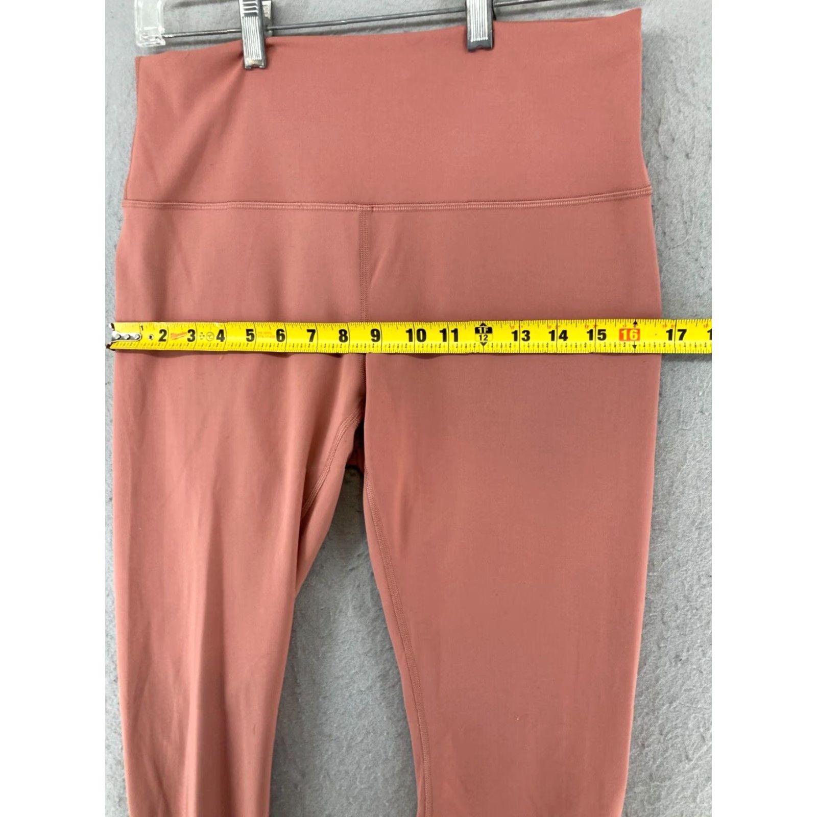 Lululemon VINTAGE Lululemon Women’s Pants 12 Pink Yoga Stretch Athletic Skinny Inseam 27 Athletic Size 34" / US 12 / IT 48 - 3 Thumbnail
