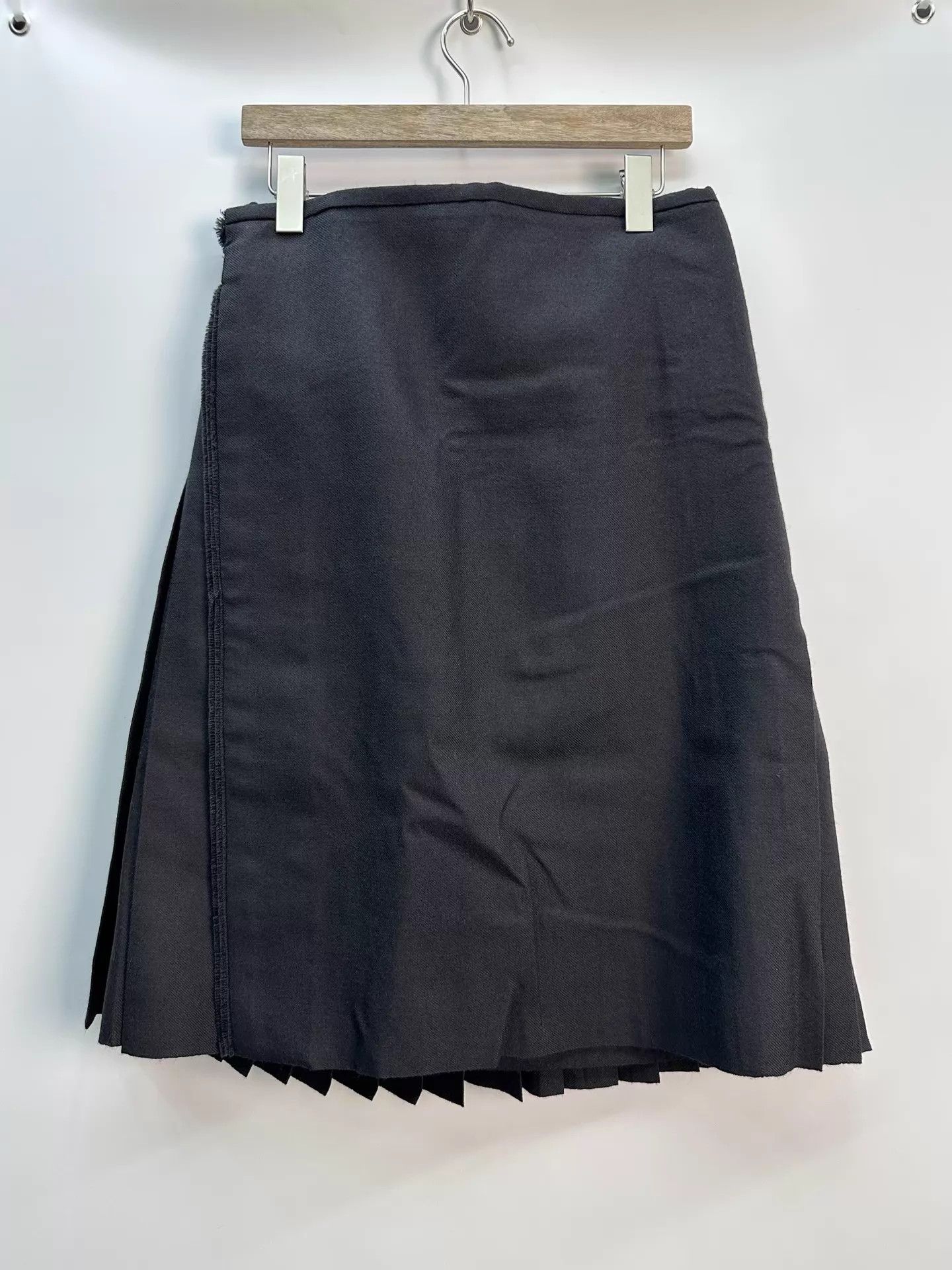 Balenciaga Balenciaga 20FW Irregular Wool Pleat Skirt Unisex 44 Size 30" / US 8 / IT 44 - 3 Thumbnail