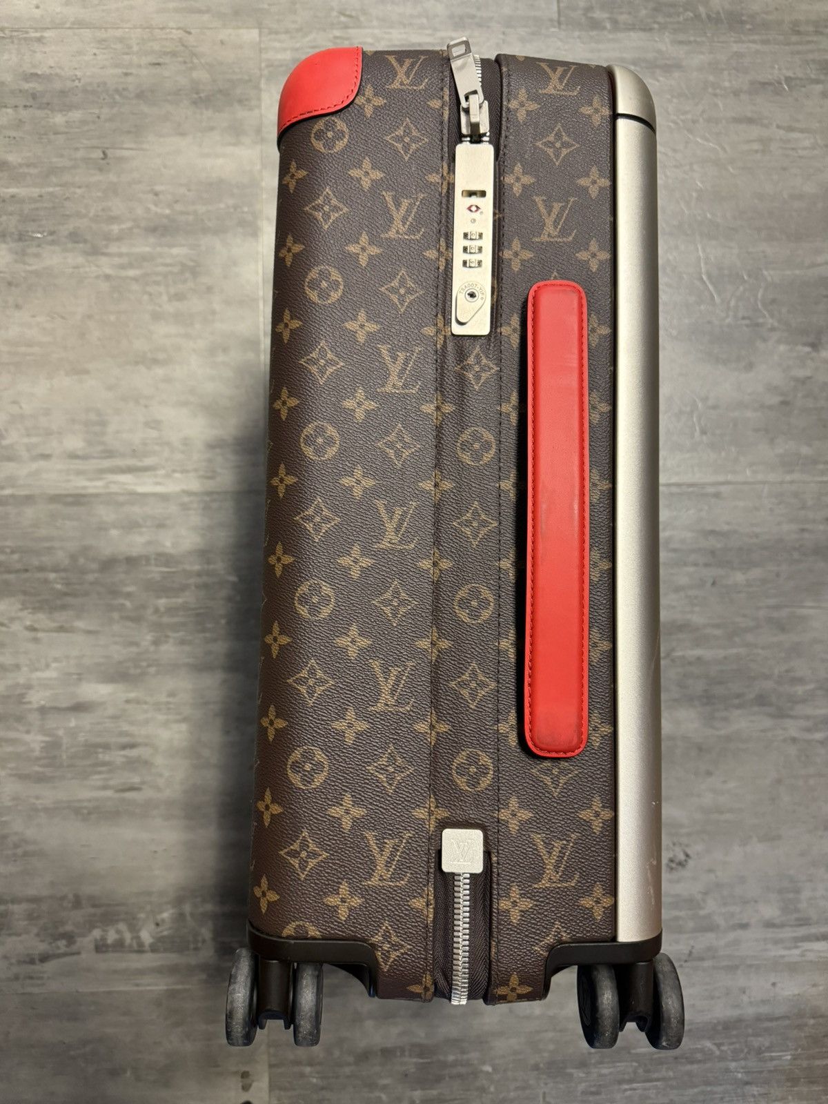 Louis Vuitton Louis Vuitton Horizon 55 Red Size ONE SIZE - 20 Thumbnail