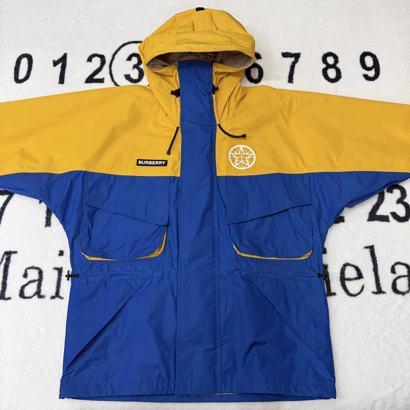 Burberry Blue & Yellow Hooded Jacket with Front Pockets Size US M / EU 48-50 / 2 - 1 Thumbnail