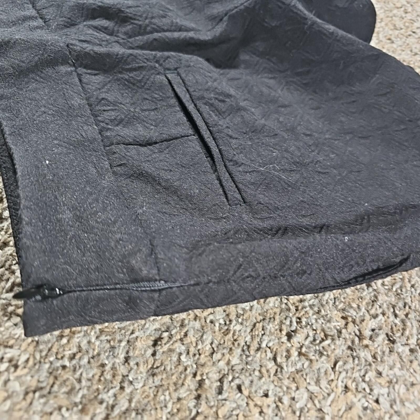 Ann Taylor Ann Taylor LOFT The Riviera Short Black Sz 4 Size 27" / US 4 / IT 40 - 6 Thumbnail