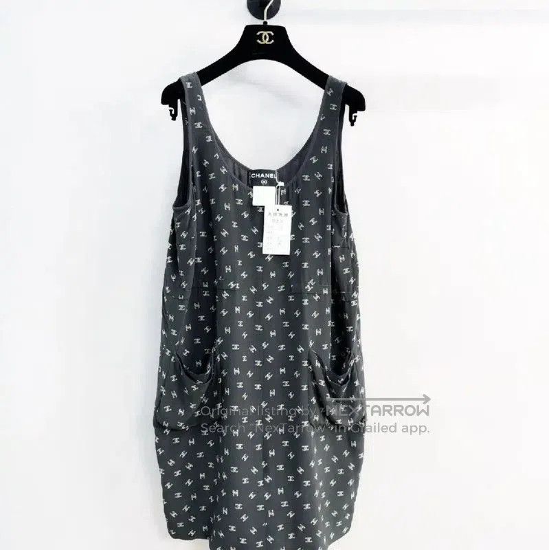 Chanel Chanel Summer Black Silk Short Sleeve Dress . Size M / US 6-8 / IT 42-44 - 1 Thumbnail