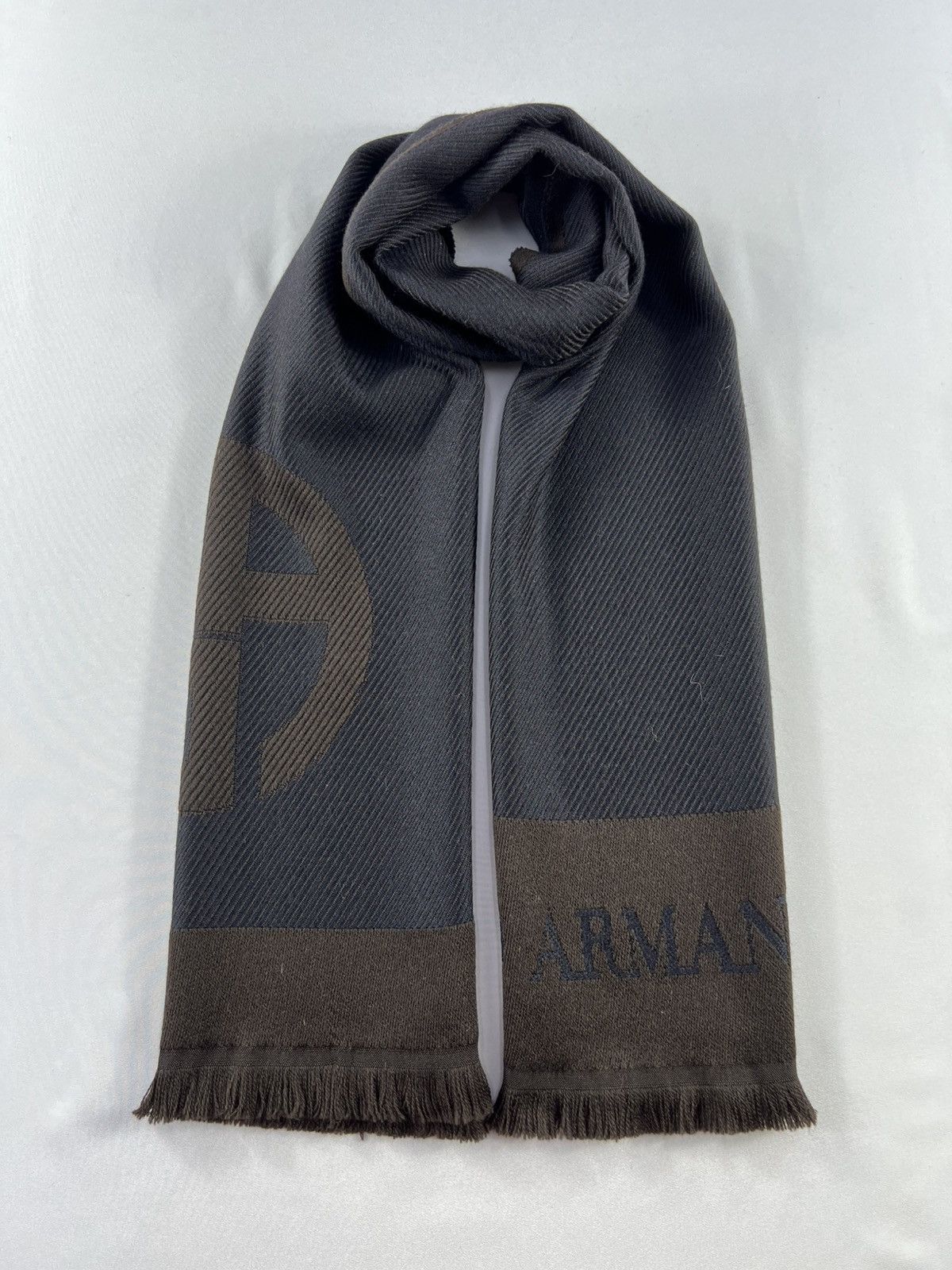 Giorgio Armani Giorgio Armani Scarf / Muffler / Neckwear P993 Size ONE SIZE - 1 Thumbnail