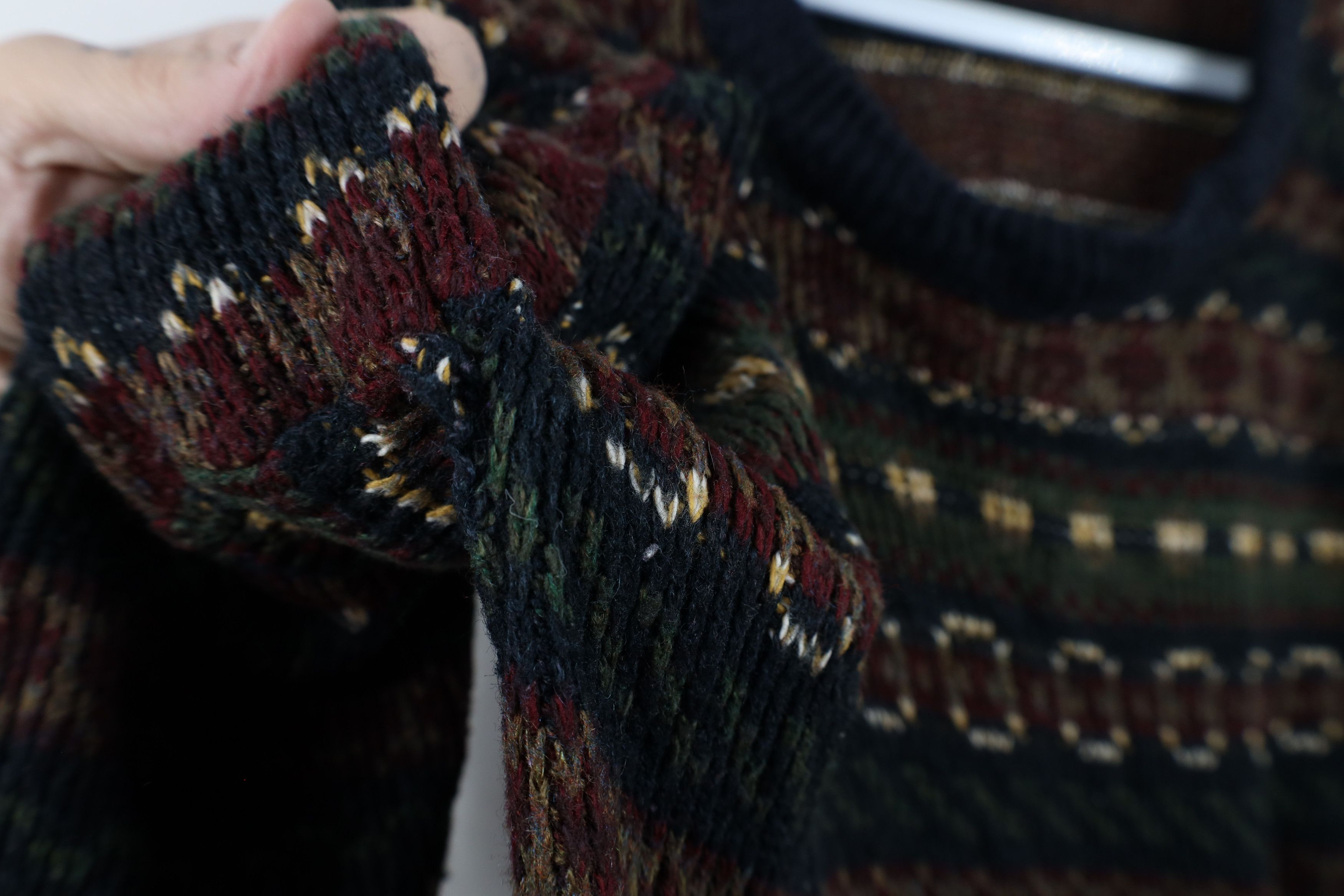 Vintage Vintage 90s Streetwear Rainbow Fair Isle Knit Sweater USA Size XL / US 12-14 / IT 48-50 - 6 Thumbnail