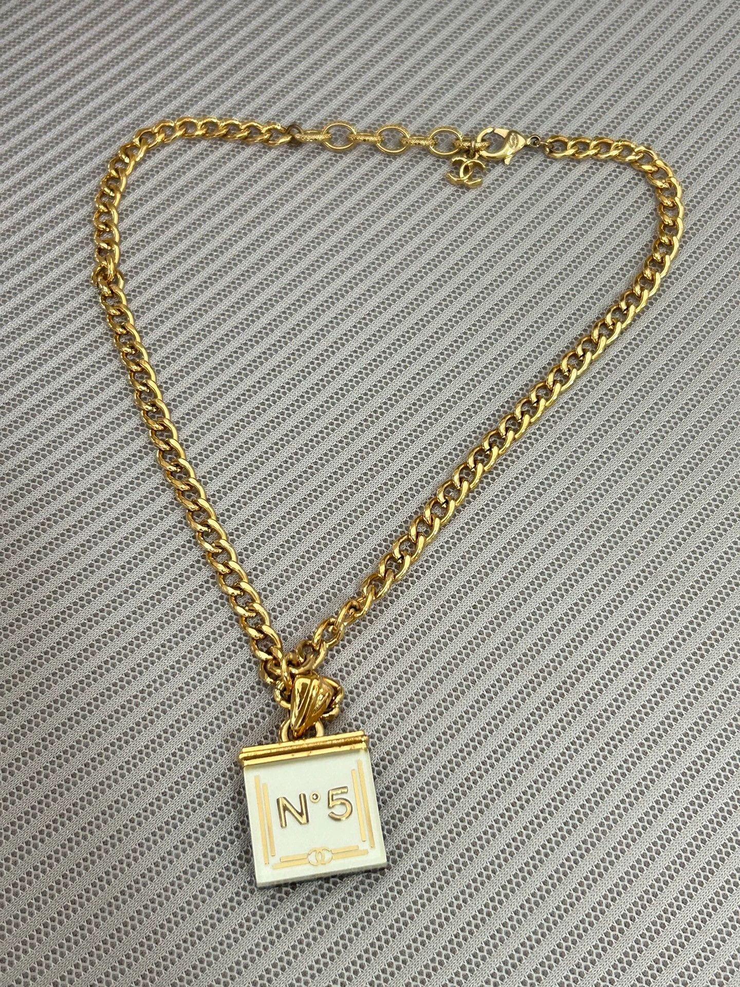 Chanel Chanel 21SS Commemorative Double-Sided B&W Necklace Size ONE SIZE - 2 Thumbnail