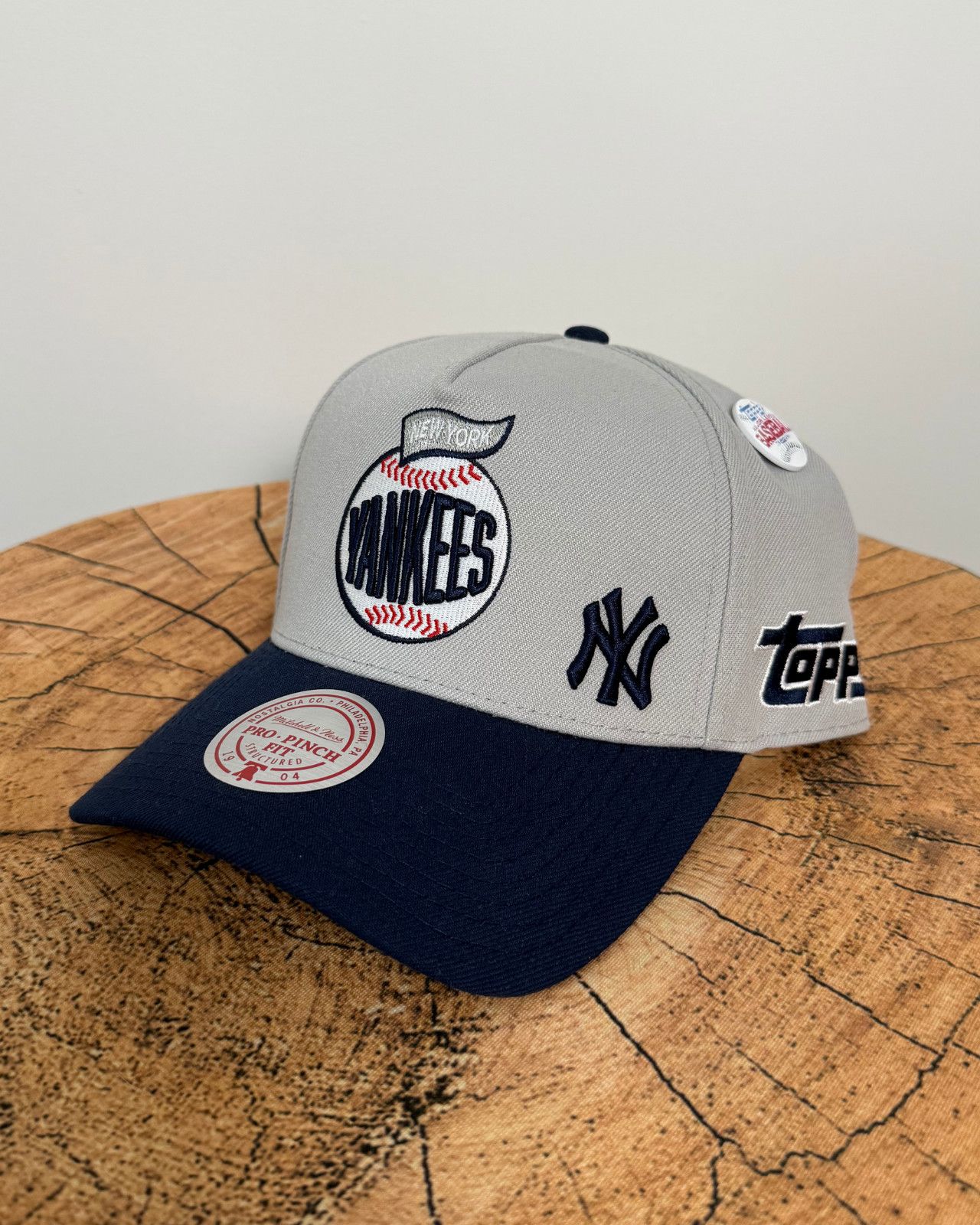 Mitchell & Ness Mitchell & Ness x Topps New York Yankees MLB Snapback Hat Size ONE SIZE - 1 Thumbnail
