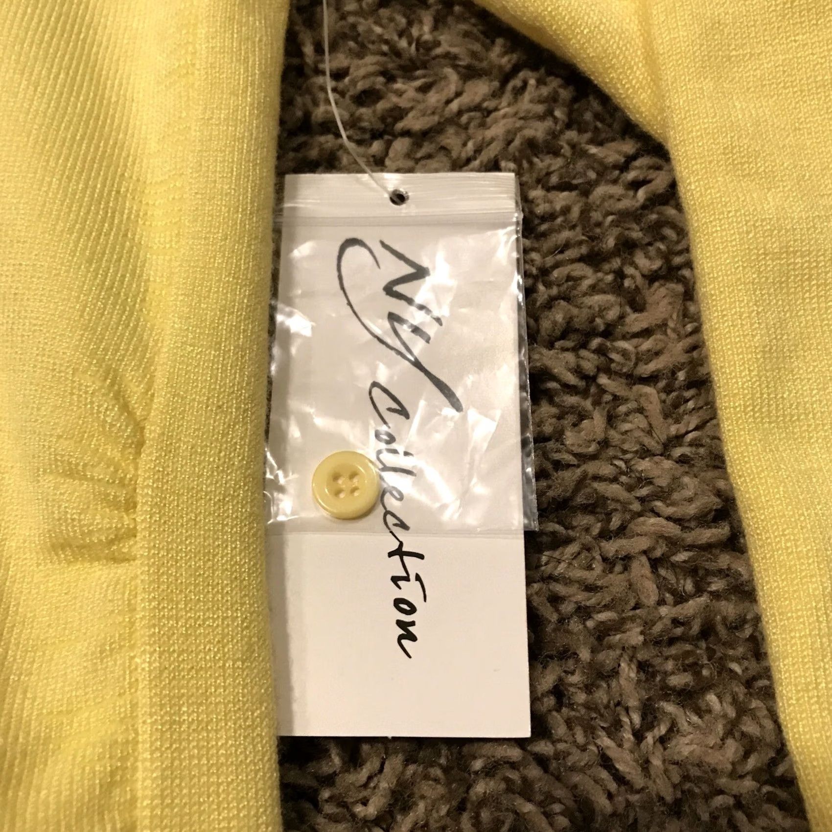 Vintage Ny Collection Sweater Womens Size M Yellow Crew Neck Long Sleeve Pullover Lightweight Knit Classic 18” Chest 24” Length A26 Size M / US 6-8 / IT 42-44 - 2 Thumbnail