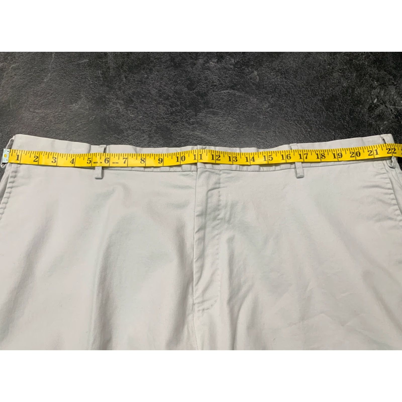 Peter Millar Peter Millar Mens Shorts 44 Gray Golf Chino Cotton Slim Mid-Length Casual Size US 44 / EU 60 - 7 Thumbnail