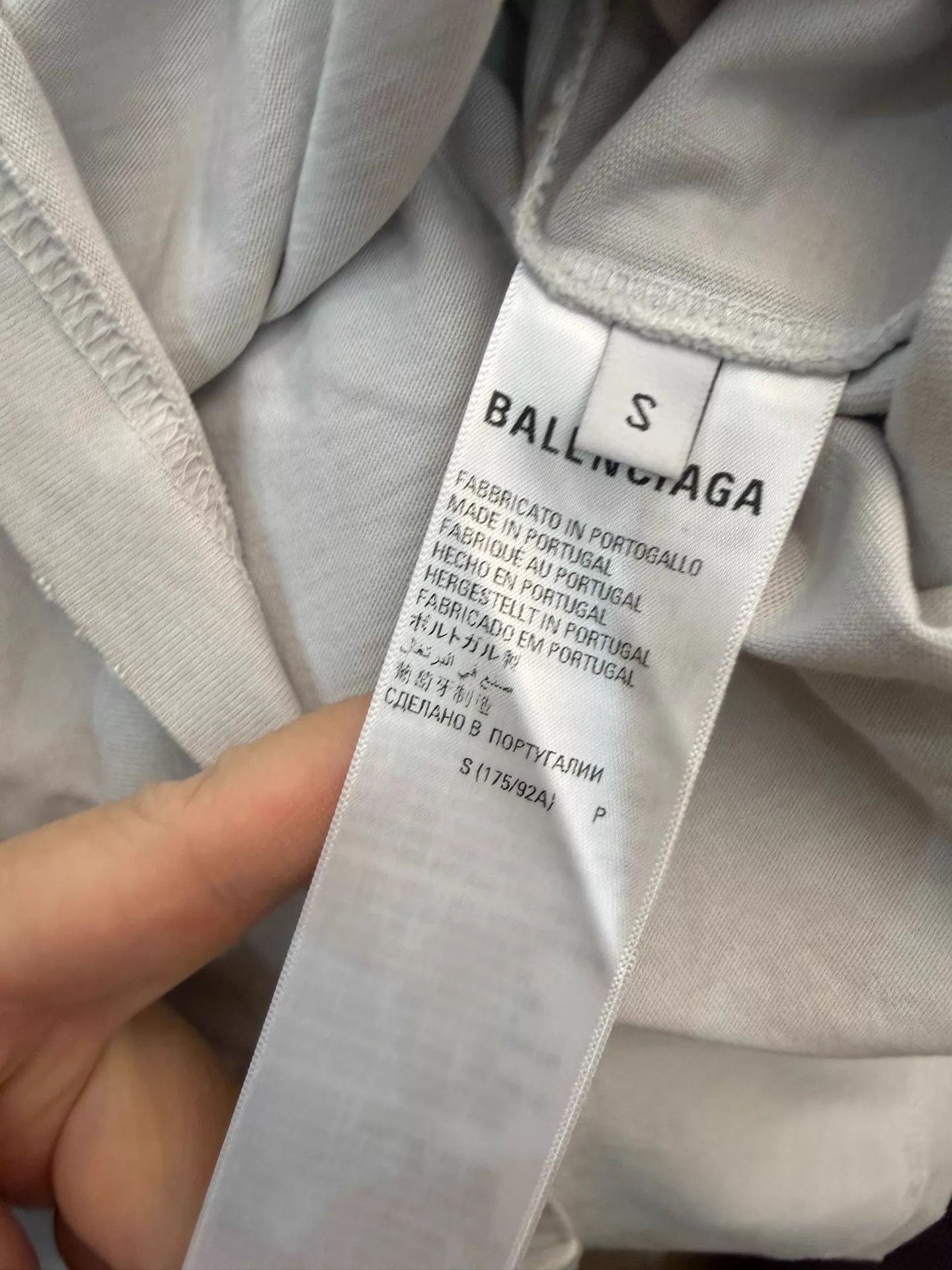 Balenciaga Balenciaga Distressed Graffiti Logo Gray T-Shirt S (XL) Size US S / EU 44-46 / 1 - 5 Thumbnail