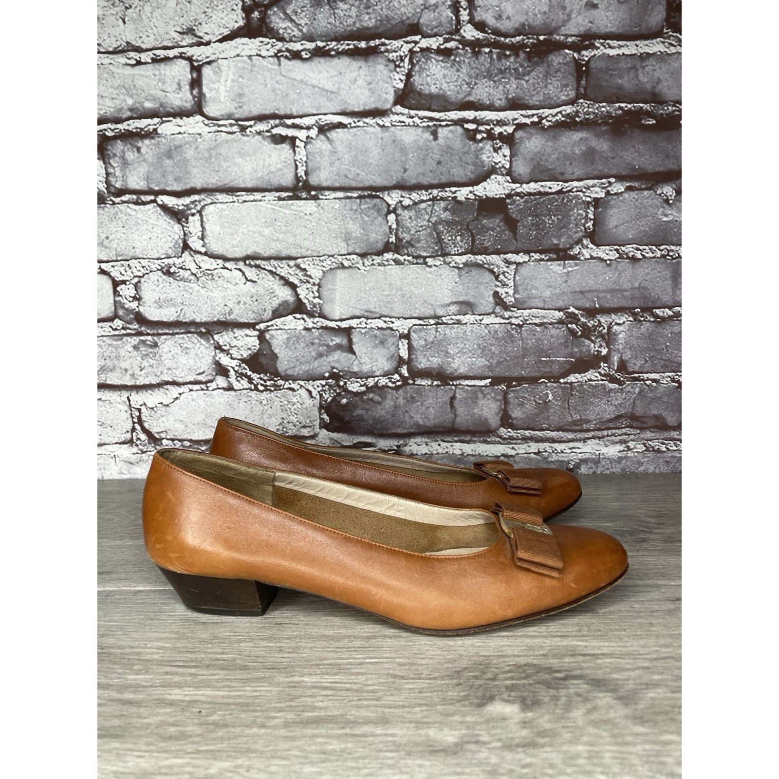 Salvatore Ferragamo Salvatore Ferragamo Boutique Vara Brown Leather Bow Heels Wo Size US 8 / IT 38 - 12 Thumbnail
