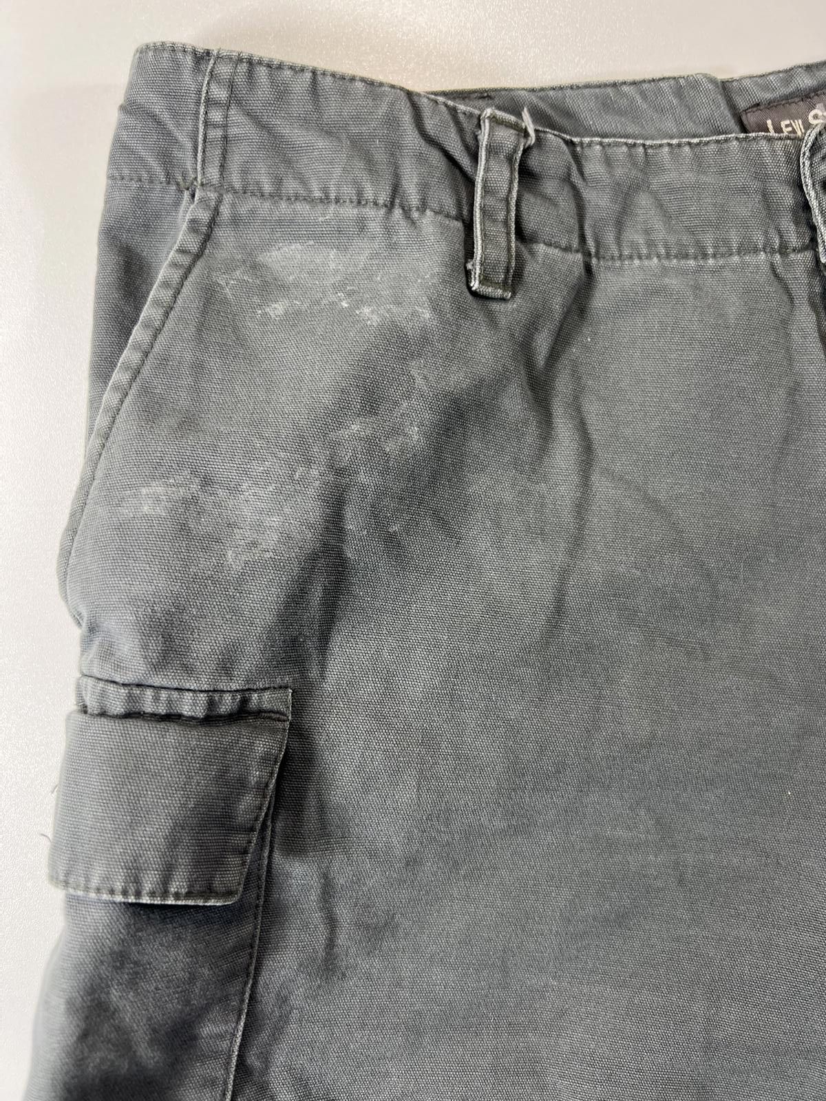 Old Navy Vintage Levi’s Men's Gray Cargo Shorts Size 33 Size US 31 - 3 Thumbnail