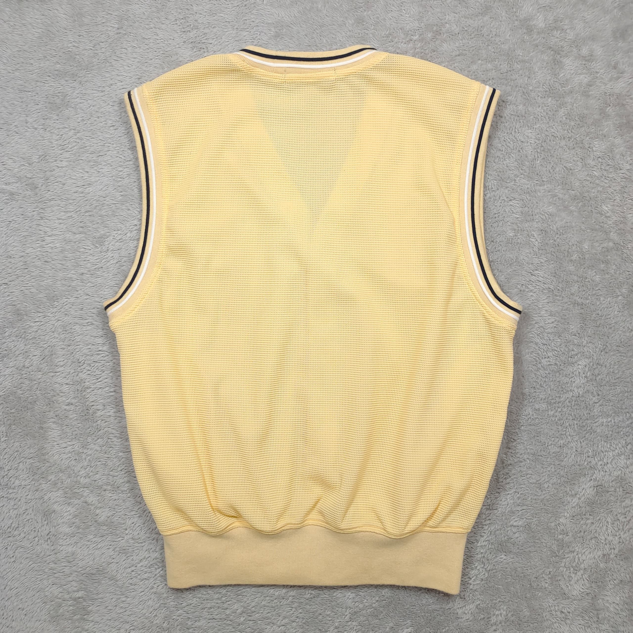 Lyle & Scott VINTAGE LYLE & SCOTT GOLF SLEEVE LESS BUTTON UP TANK VEST Size US M / EU 48-50 / 2 - 2 Thumbnail