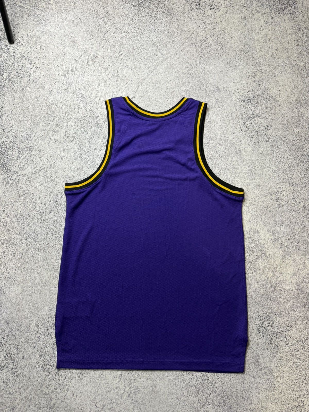 NBA Nike NBA Basketball Los Angeles Lakers Shirt Jersey Size: M Size US M / EU 48-50 / 2 - 11 Thumbnail