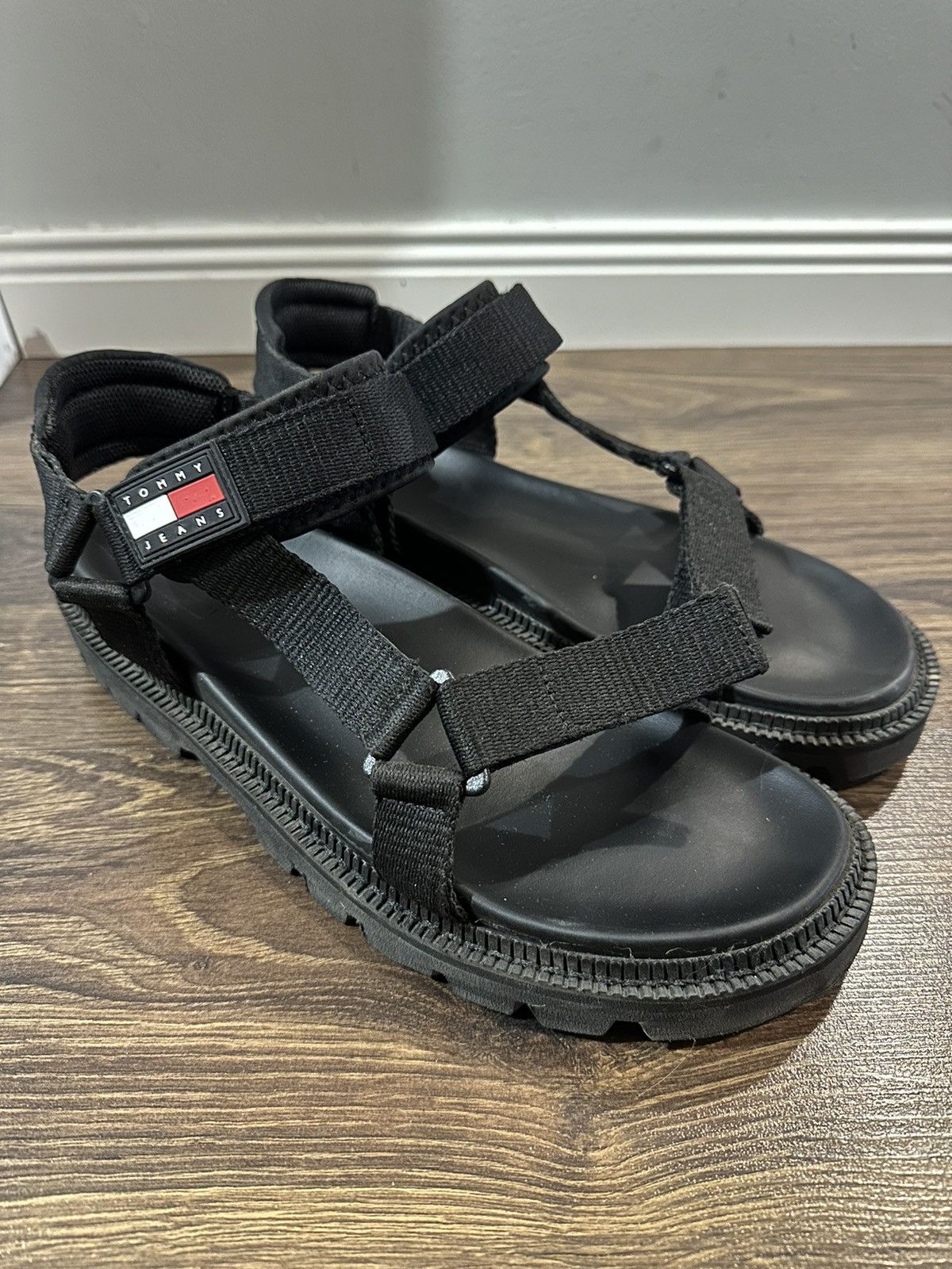 Tommy Hilfiger Tommy Hilfiger Size US 10.5 / EU 43-44 - 1 Thumbnail