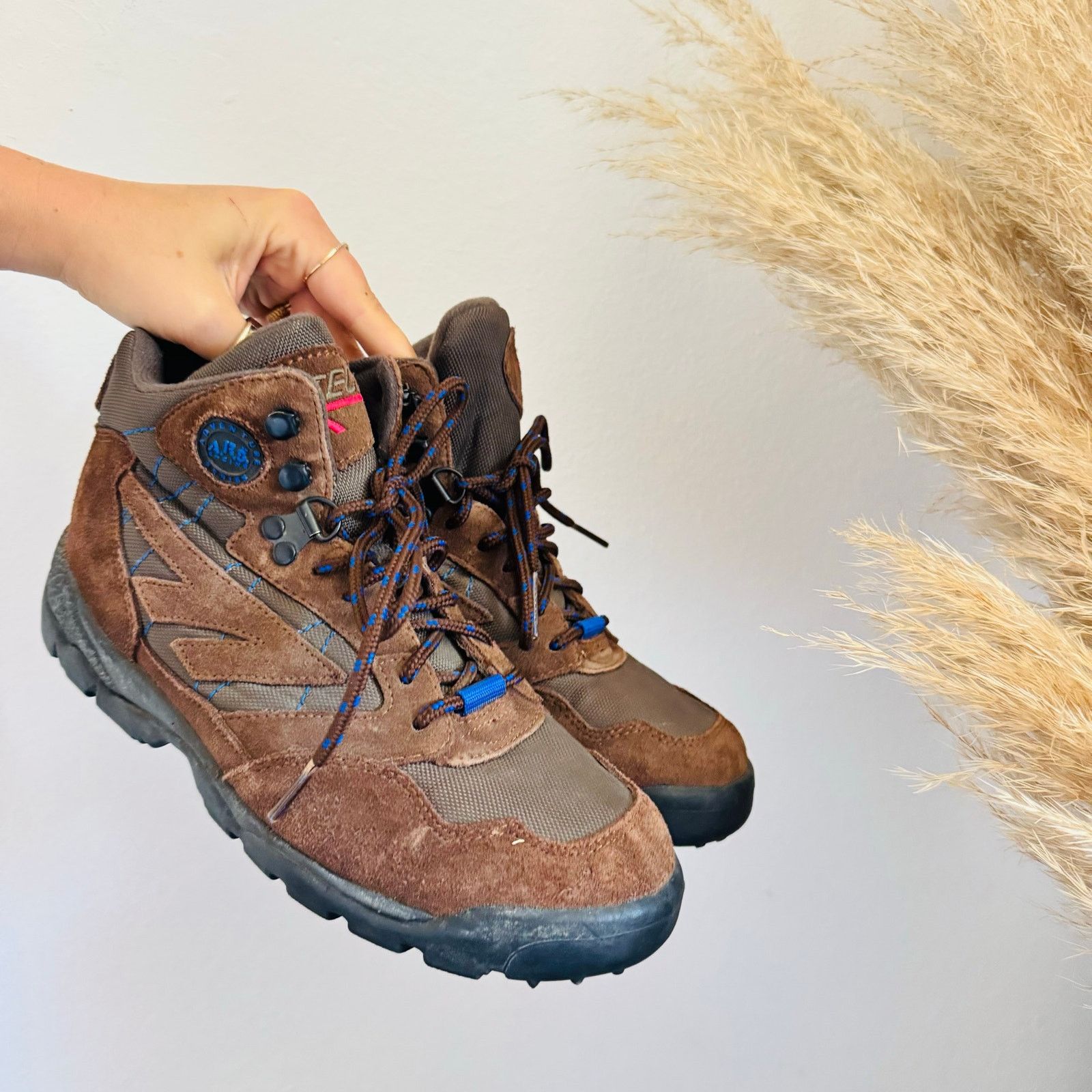 Vintage VINTAGE HI TECH 90s Brown Suede Leather Rubber Hiking Boot 9 Size US 9 / IT 39 - 2 Thumbnail