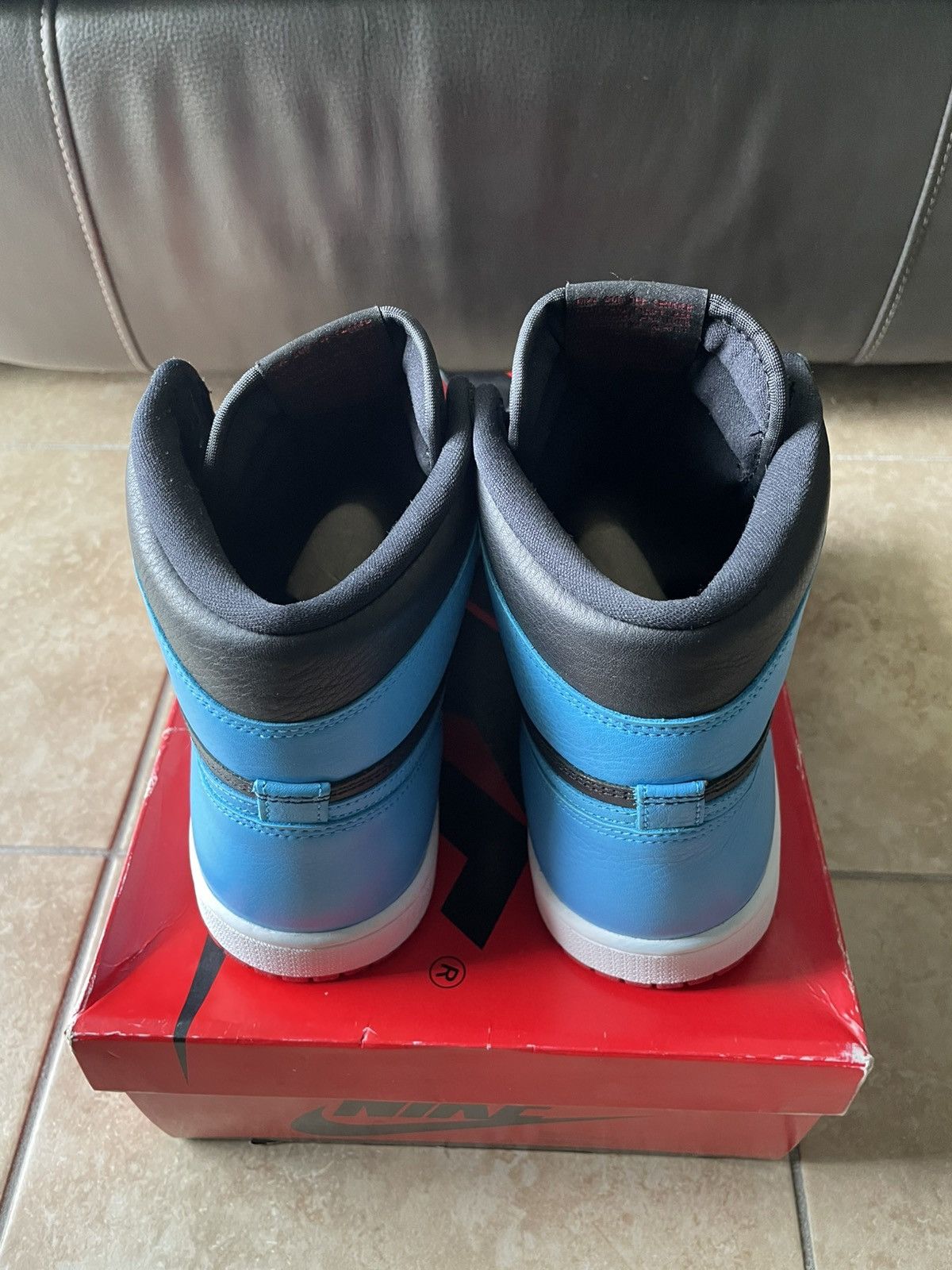 Jordan Brand WMNS AIR JORDAN 1 HIGH OG/ UNC TO CHI Size US 10.5 / EU 43-44 - 5 Thumbnail