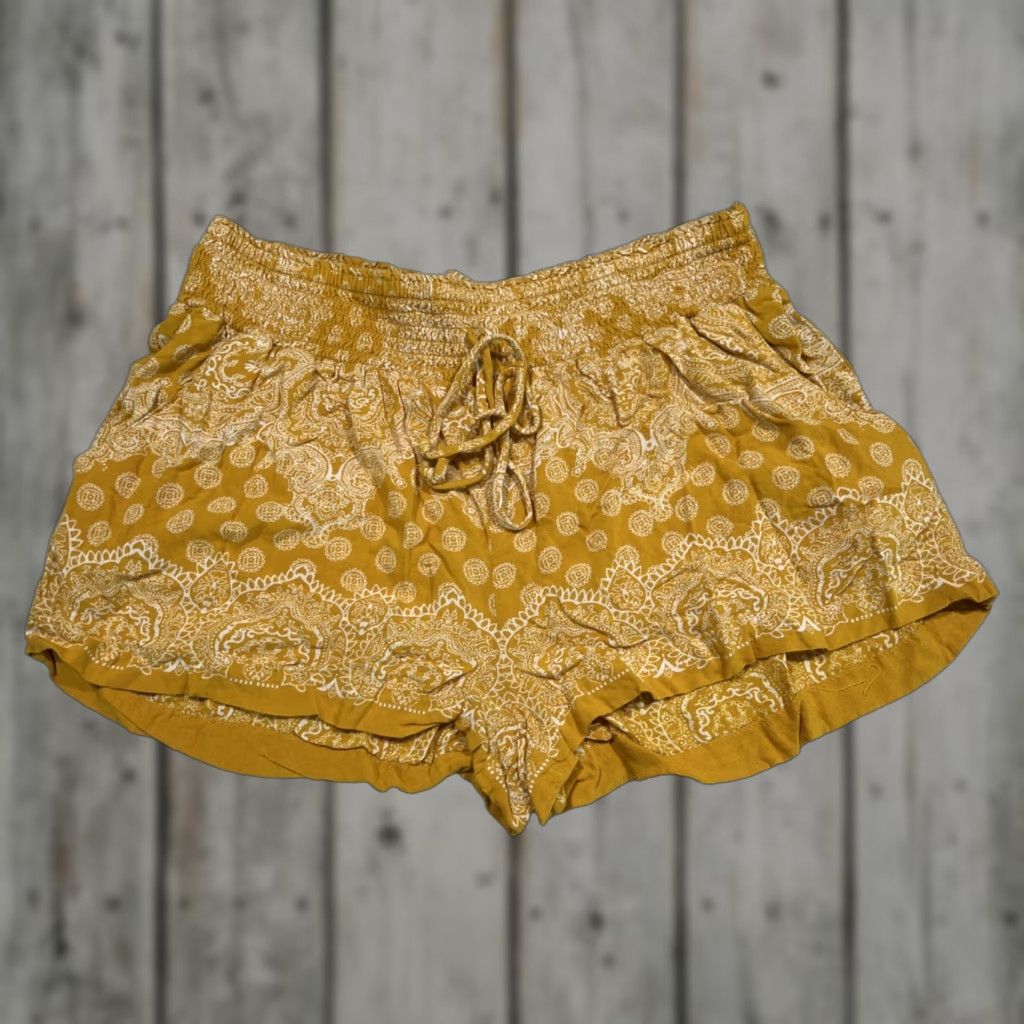 Vintage Women’s Shorts M Elastic Waist Drawstring Paisley Bandana Print Yellow 26” W Size 32" / US 10 / IT 46 - 1 Thumbnail
