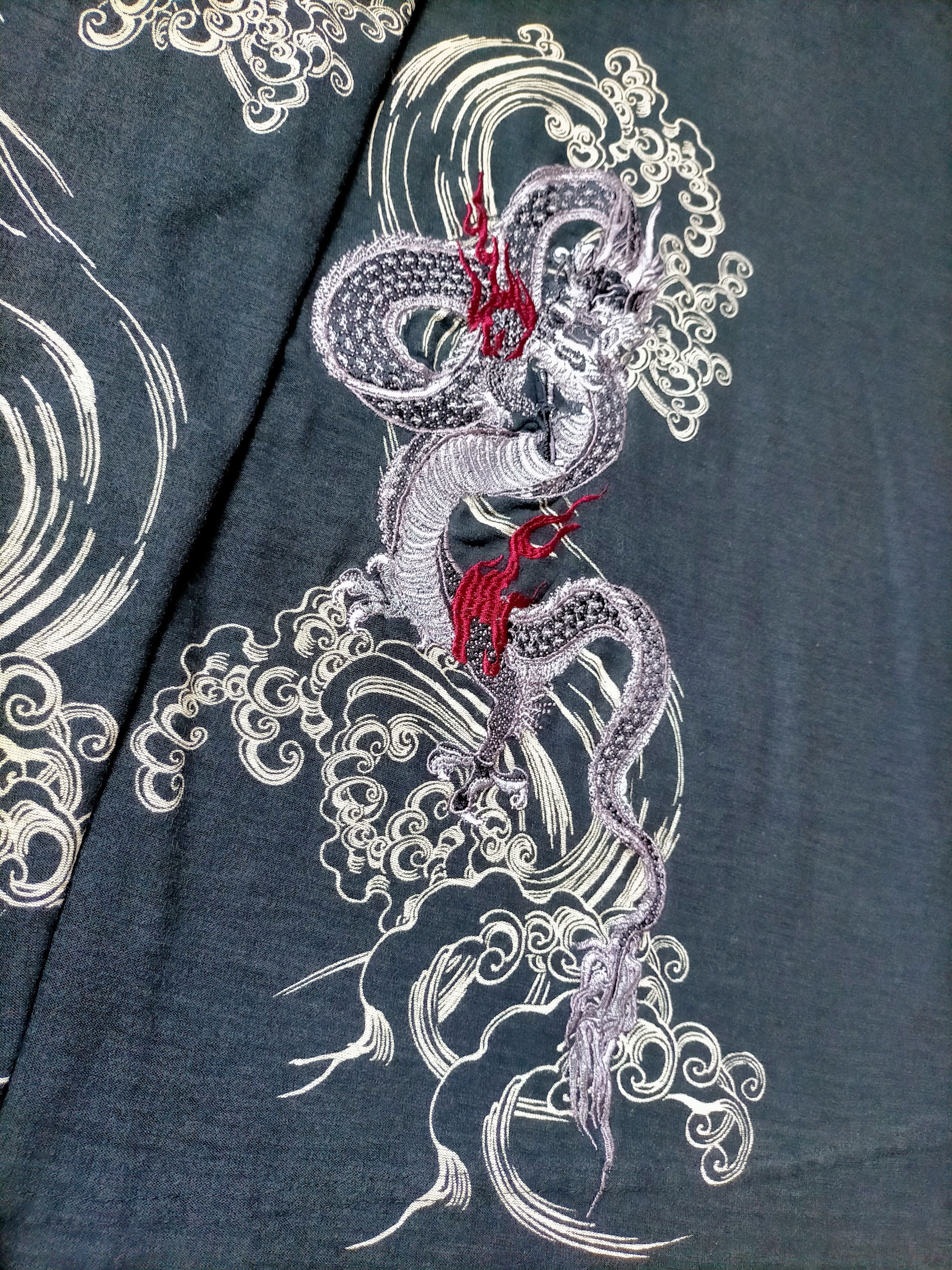 Japanese Brand Karakuri Tamashi Embroidered Dragon Long sleeve tee Size US L / EU 52-54 / 3 - 6 Thumbnail