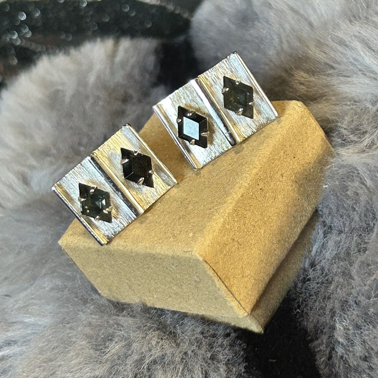 Vintage Vintage gentlemen’s smoky gray glass stone tilt cuff links Size ONE SIZE - 2 Thumbnail