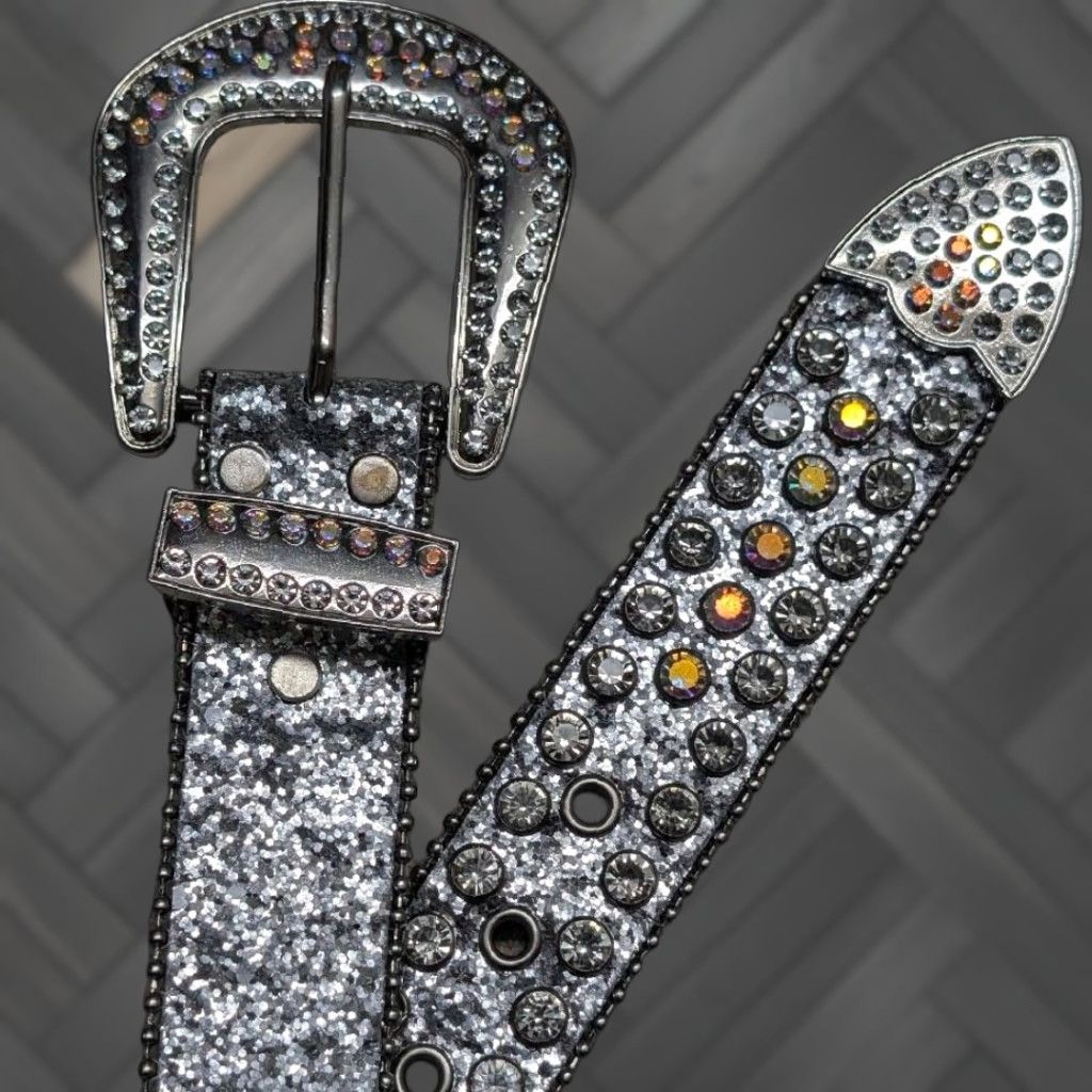 Vintage VINTAGE belt WESTERN 32 rhinestone studded silver leather 90s Cowboy rodeo Womens Size ONE SIZE - 1 Thumbnail