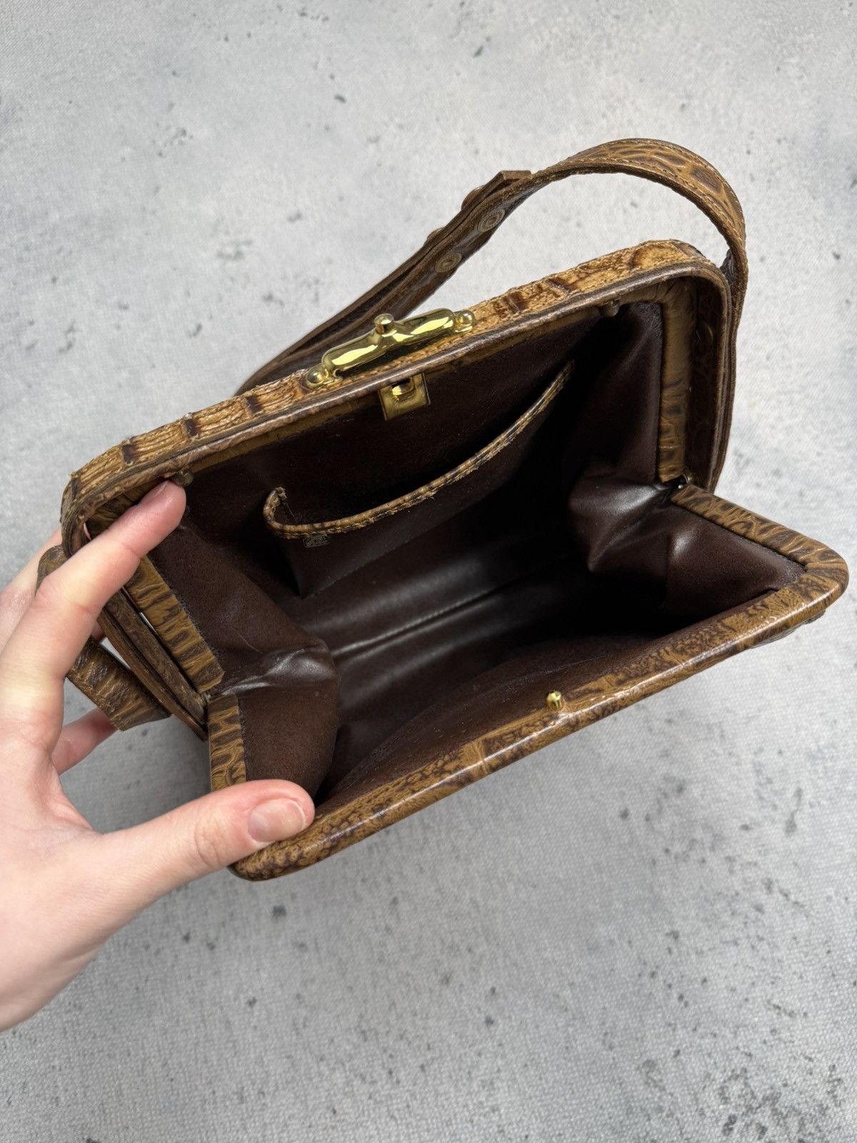 Vintage Vintage Genuine Crocodile Leather IVR Handbag Rare Archive Size ONE SIZE - 11 Thumbnail