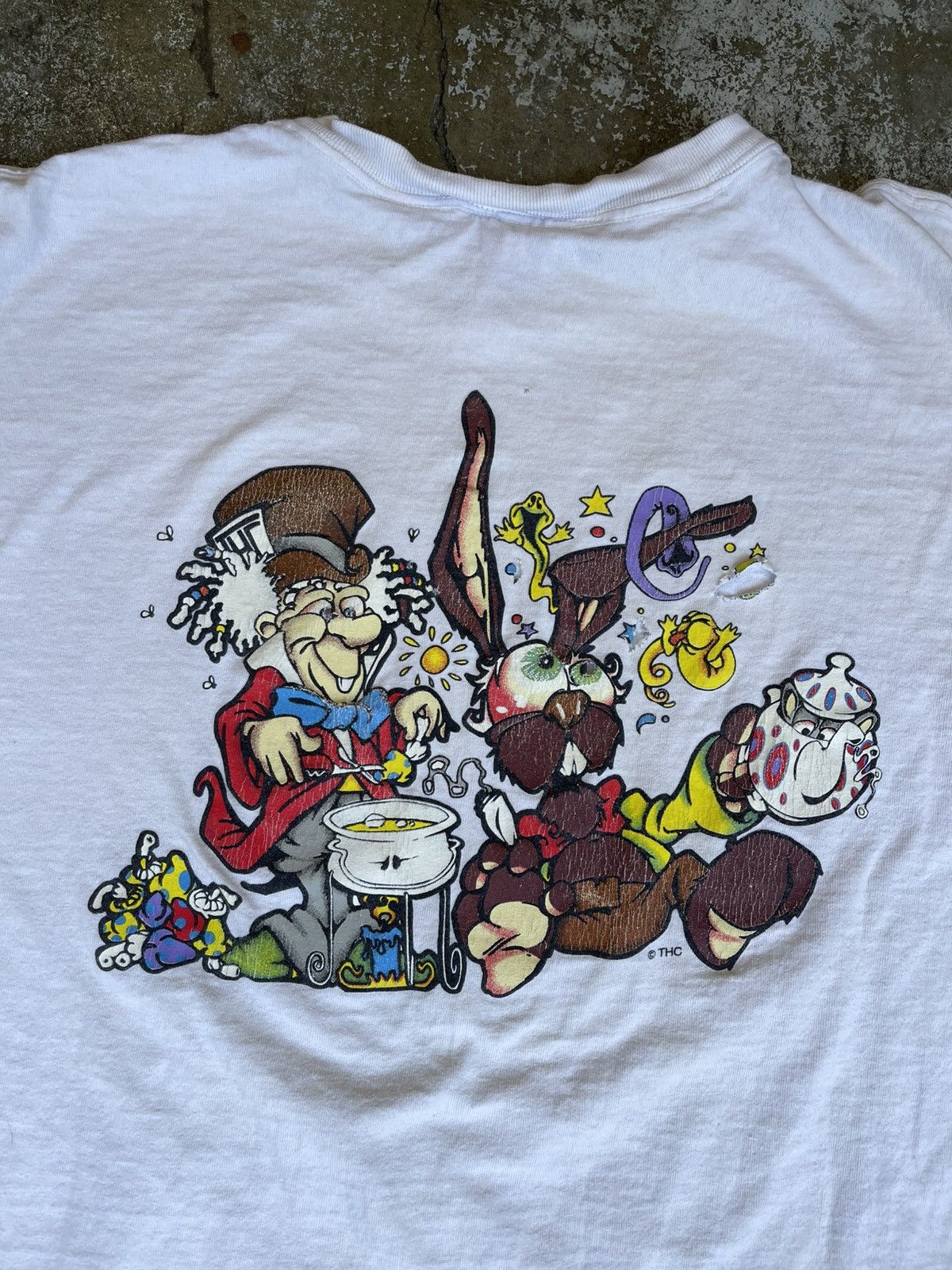 Vintage Vintage 90s Alice In Wonderland THC Weed Shirt Rare Size US L / EU 52-54 / 3 - 1 Thumbnail