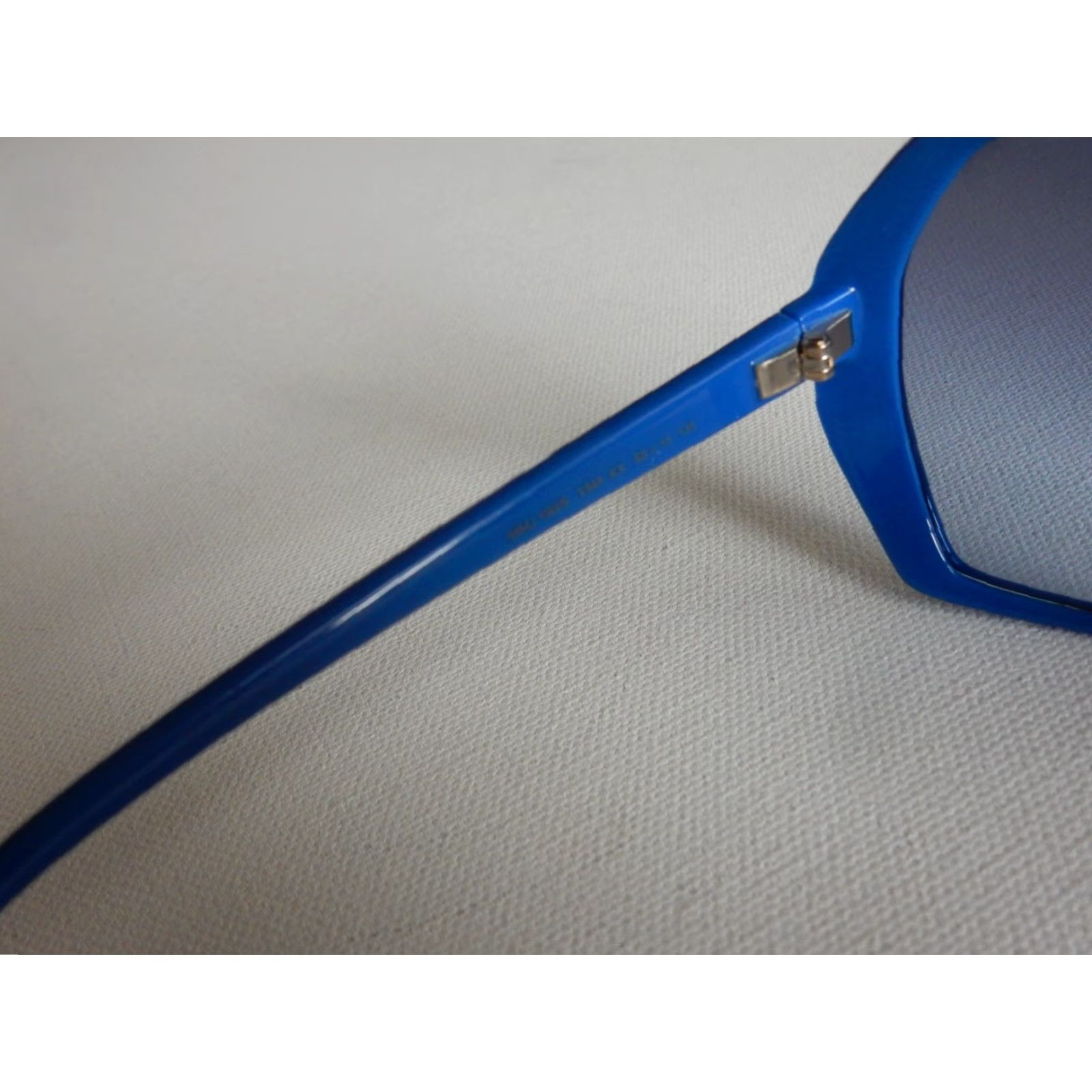 Marc Jacobs VINTAGE Marc Jacobs Sunglasses Women 58mm Blue Small Scratches Size ONE SIZE - 4 Thumbnail
