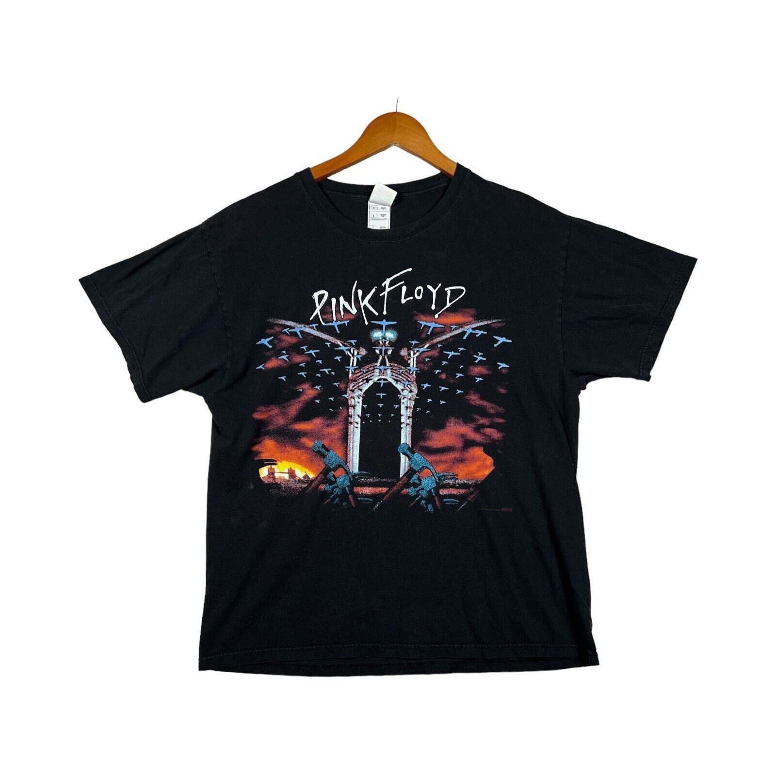 Pink Floyd VTG Pink Floyd The Wall 1997 Winterland Classic Rock T-shirt Size US L / EU 52-54 / 3 - 1 Thumbnail