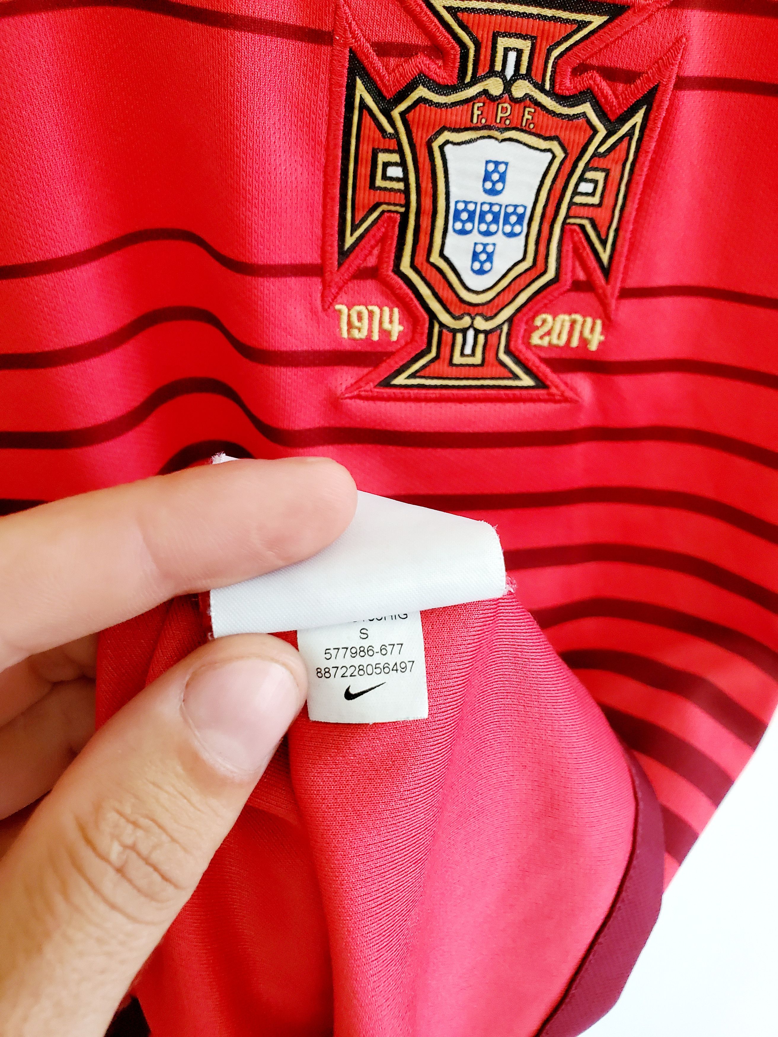 Nike PORTUGAL 2014 2015 HOME FOOTBALL SHIRT SOCCER JERSEY Size S Size US S / EU 44-46 / 1 - 4 Thumbnail