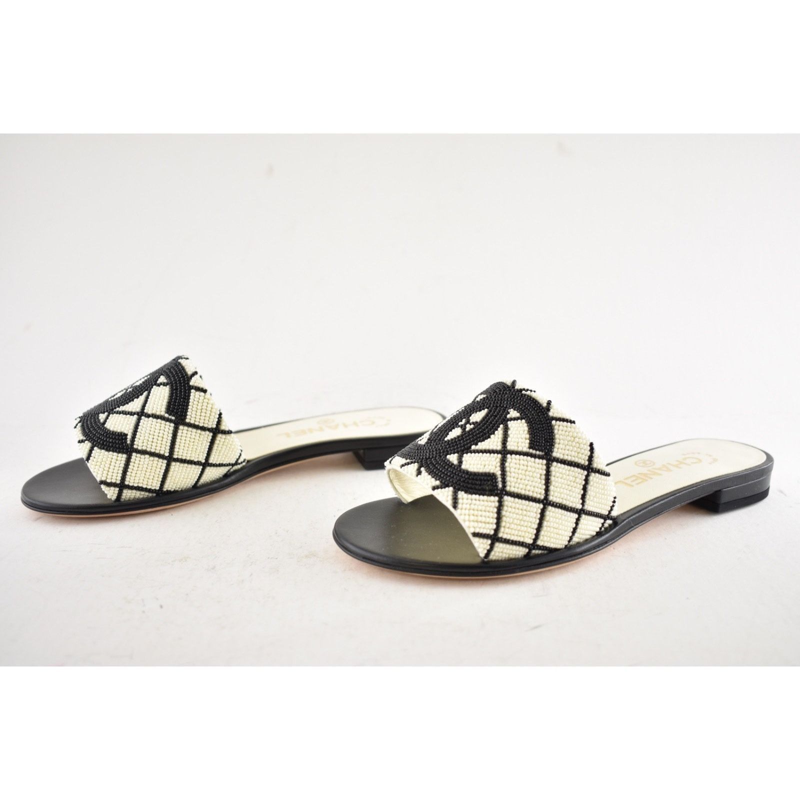 Chanel Chanel 20P Black White Pearl Embroidery CC Logo Slide Slip Size US 6 / IT 36 - 15 Thumbnail
