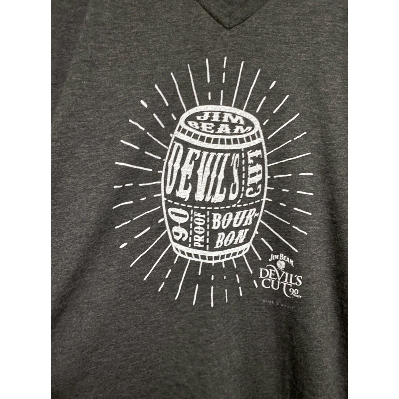 Vintage Jim Beam Bourbon Whiskey Devil's CUT 90 Proof Gray UNISEX V-Neck T Shirt XL Men's Gray Short Sleeve T-Shirt Bourbon Barrel Graphic Print Cotton Blend Size US XL / EU 56 / 4 - 2 Thumbnail