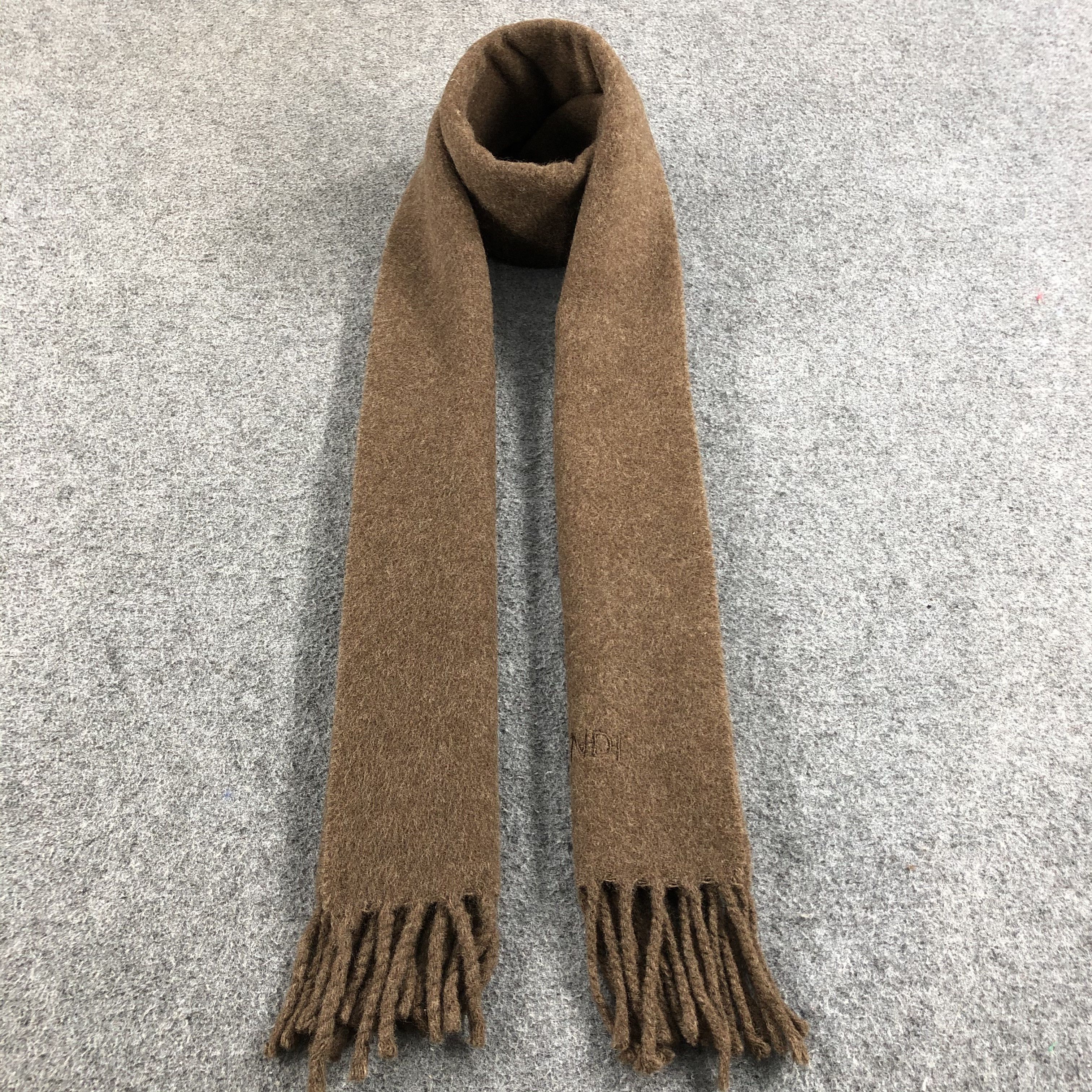 Fendi Fendi Tan Wool Cashmere Scarf Muffler V758 Size ONE SIZE - 1 Thumbnail