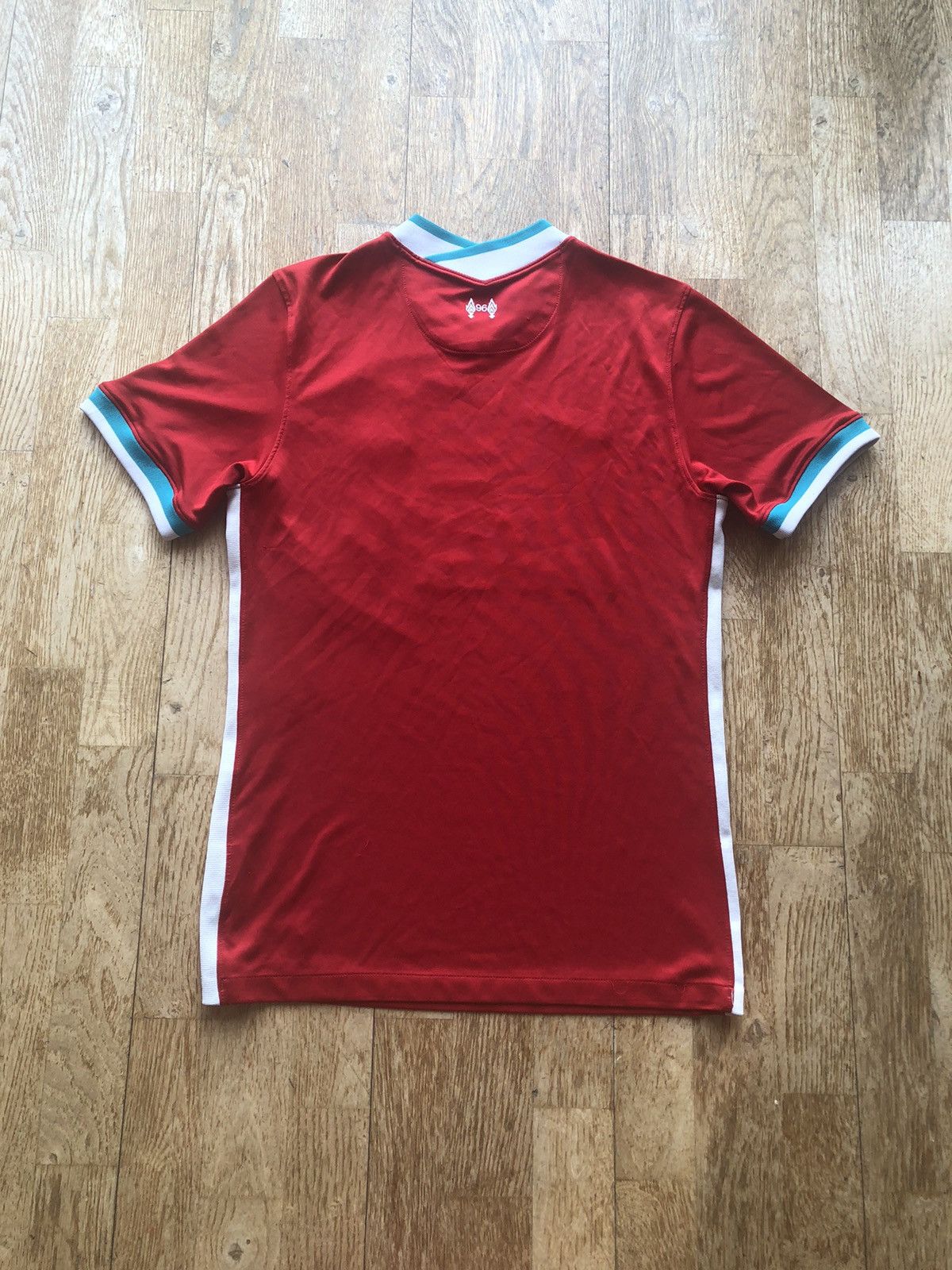 Nike NIKE LIVERPOOL FC VINTAGE FOOTBALL SOCCER ENGLAND JERSEY Size US S / EU 44-46 / 1 - 2 Thumbnail