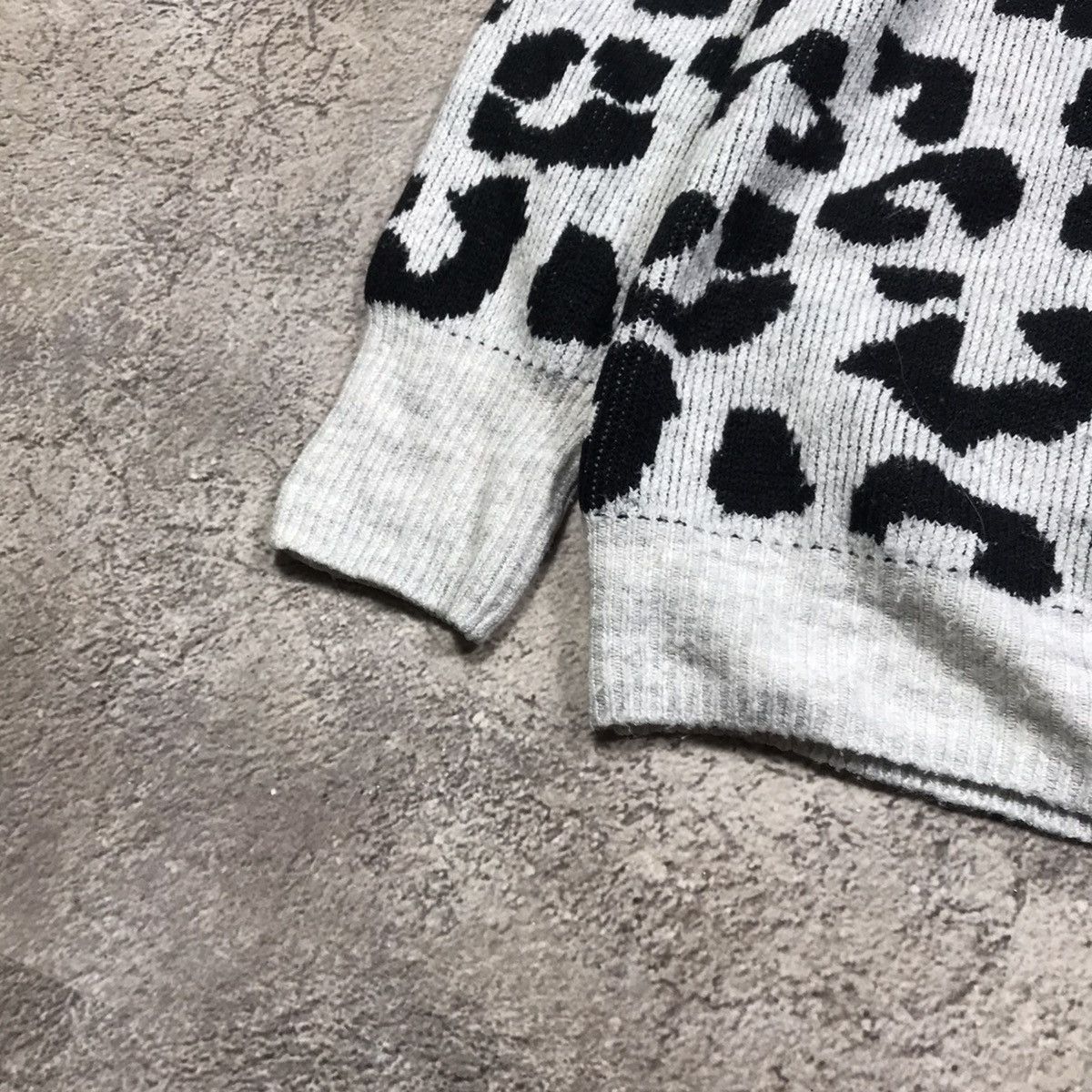 Vintage Vintage 90s Leopard Print Oversized Sweater Y2K Grunge M Size M / US 6-8 / IT 42-44 - 4 Thumbnail